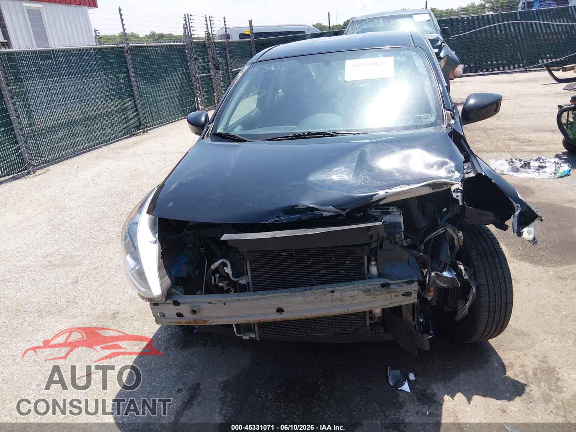 NISSAN VERSA 2019 - 3N1CN7AP3KL806474