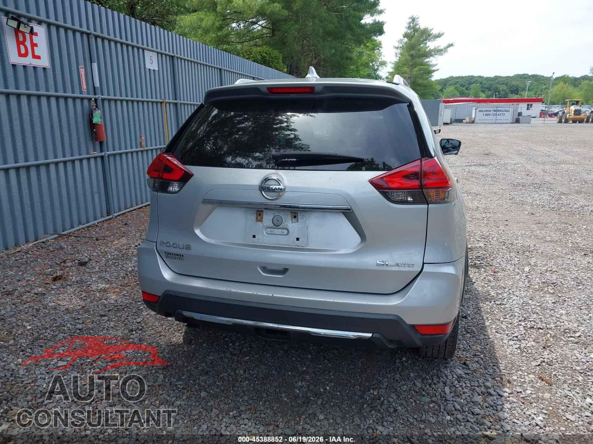 NISSAN ROGUE 2017 - 5N1AT2MV9HC813355