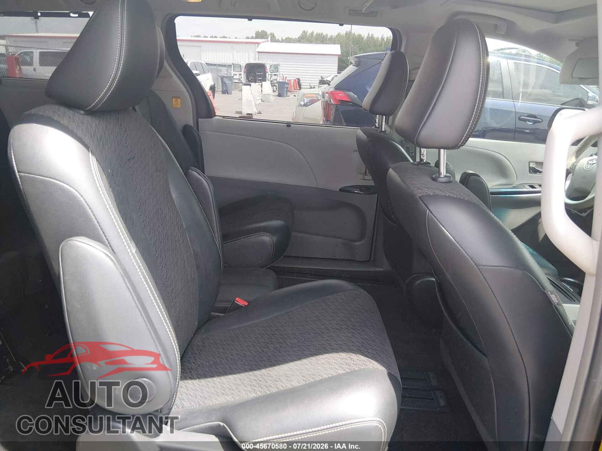 TOYOTA SIENNA 2013 - 5TDXK3DC8DS348520