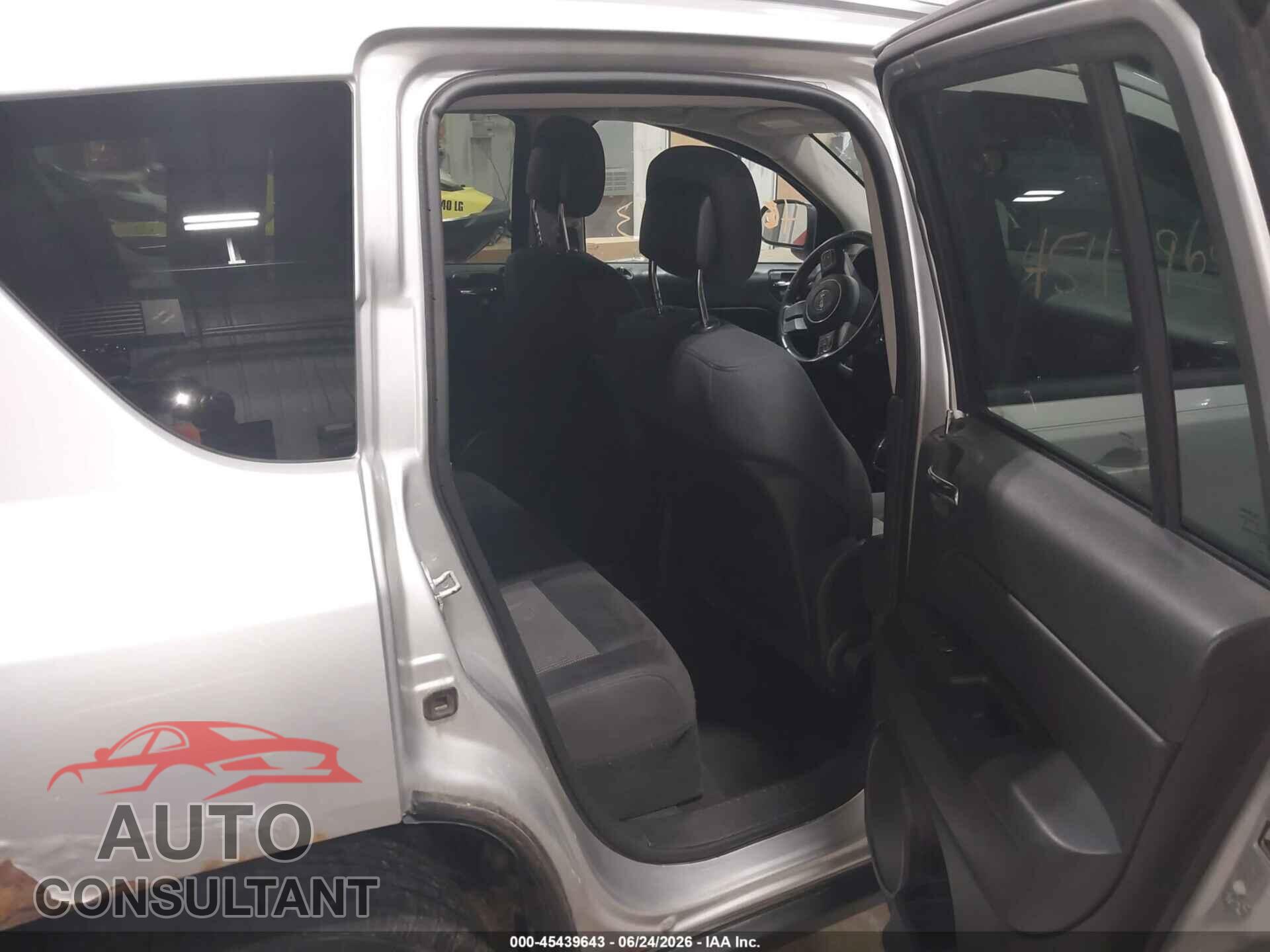 JEEP COMPASS 2011 - 1J4NF1FB6BD276191