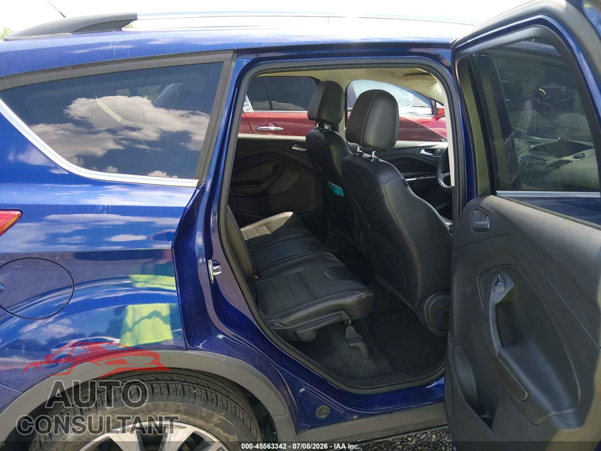 FORD ESCAPE 2016 - 1FMCU0GX5GUB05717