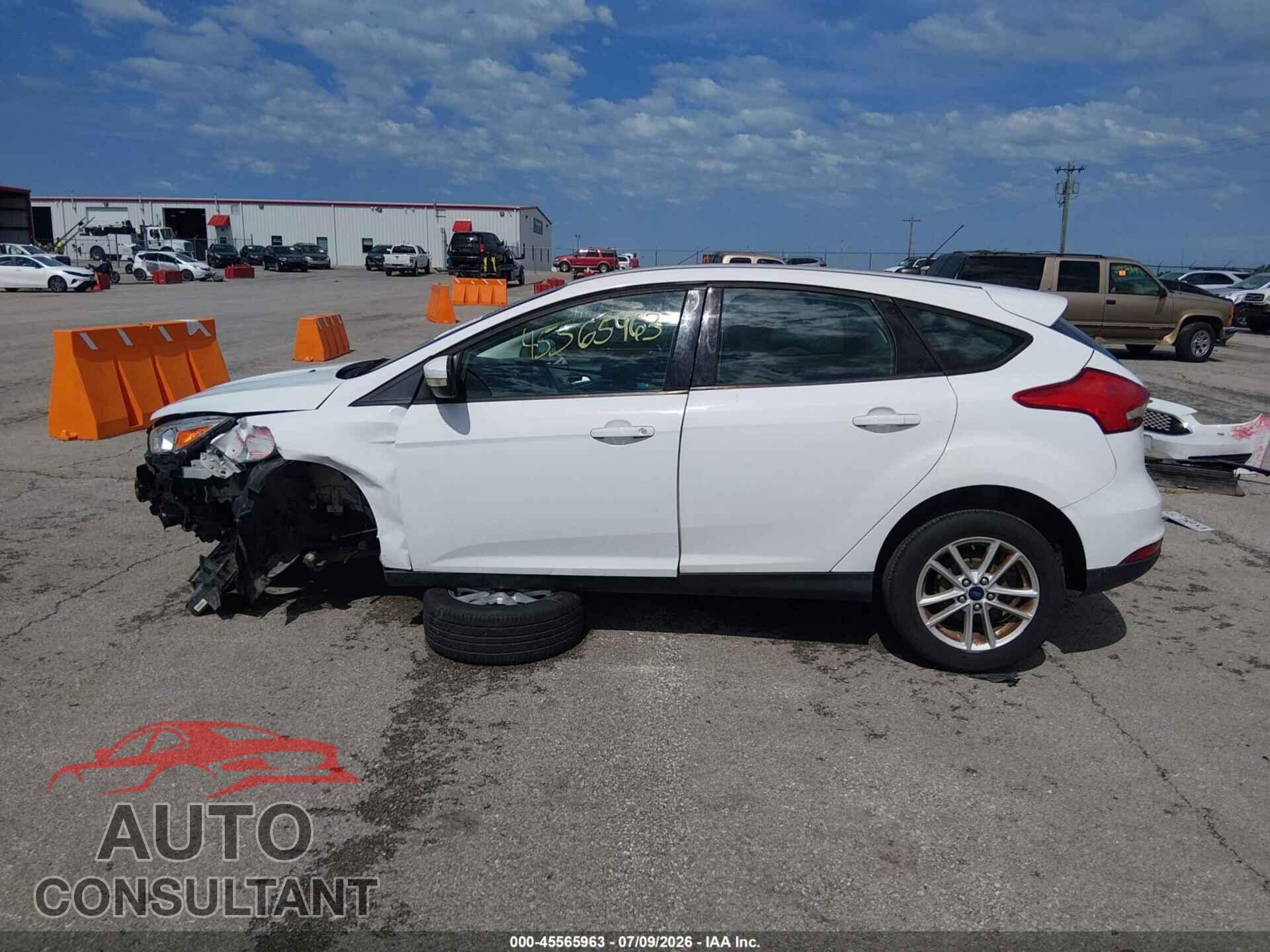 FORD FOCUS 2017 - 1FADP3K24HL278364