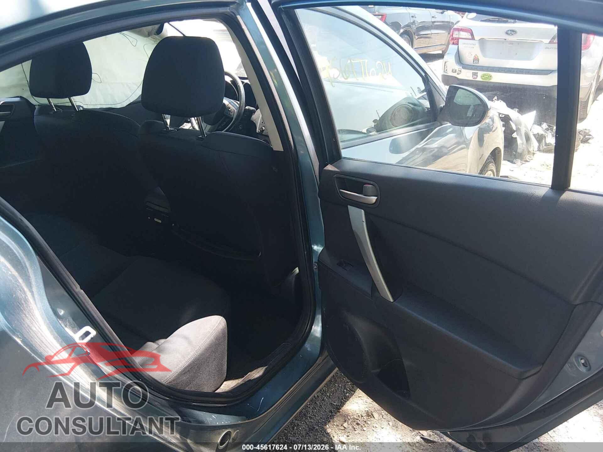 MAZDA MAZDA3 2011 - JM1BL1U58B1363803