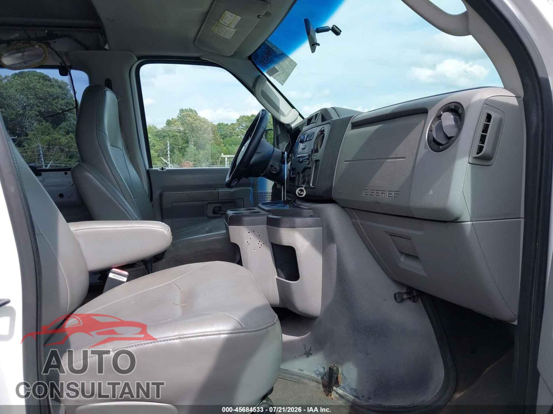 FORD E-350 SUPER DUTY 2011 - 1FBNE3BL3BDB07494