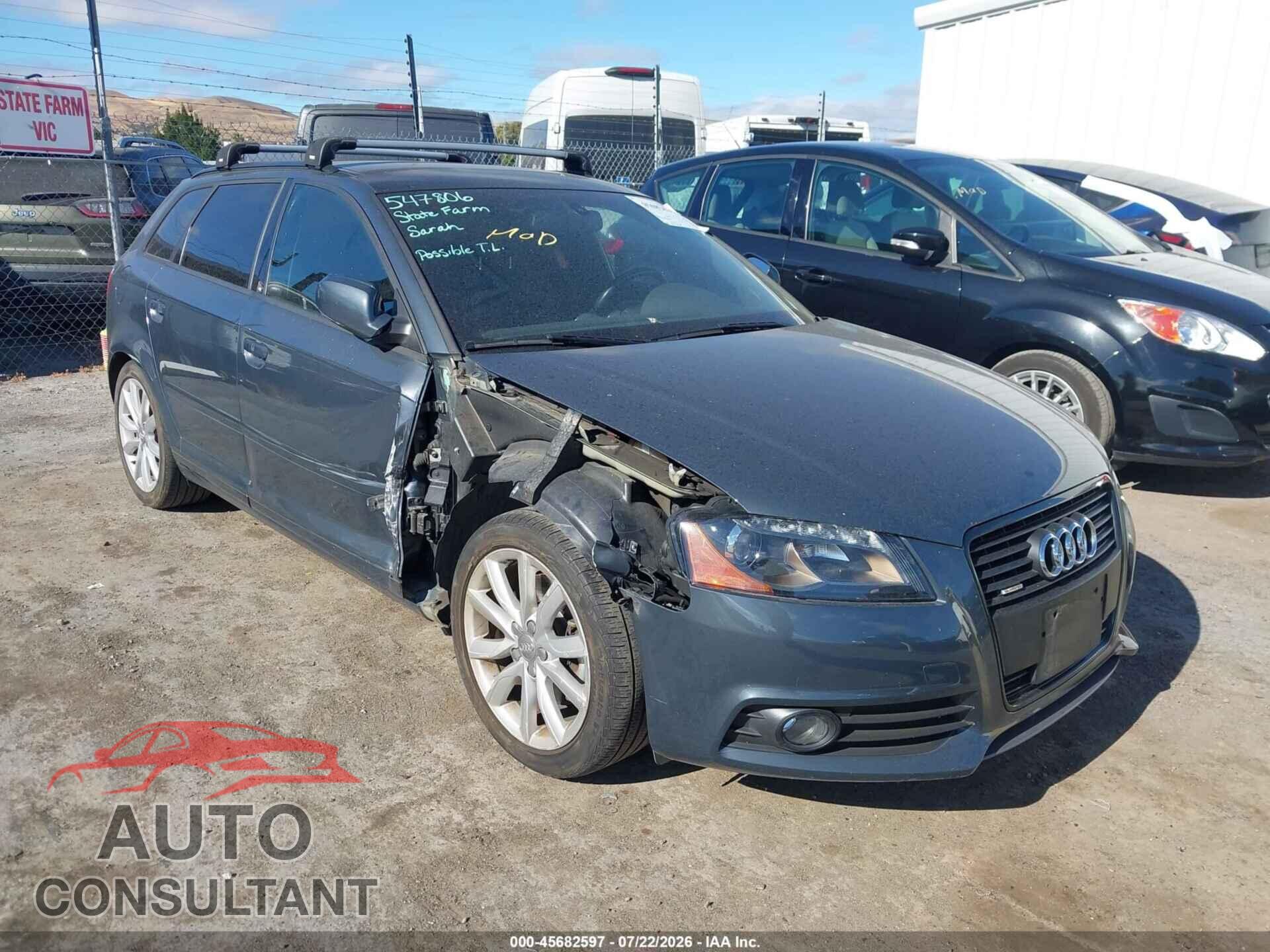 AUDI A3 2013 - WAUMFAFM9DA026304