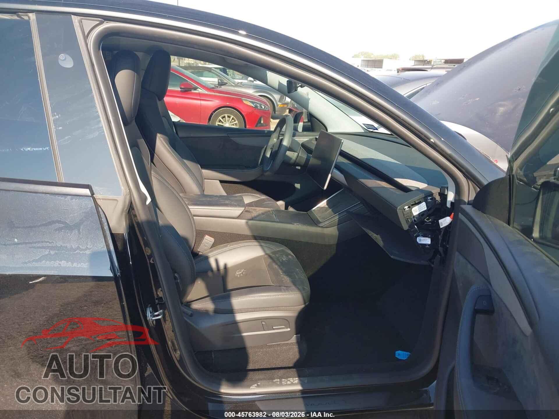 TESLA MODEL Y 2026 - 7SAYGDEE9TA396574