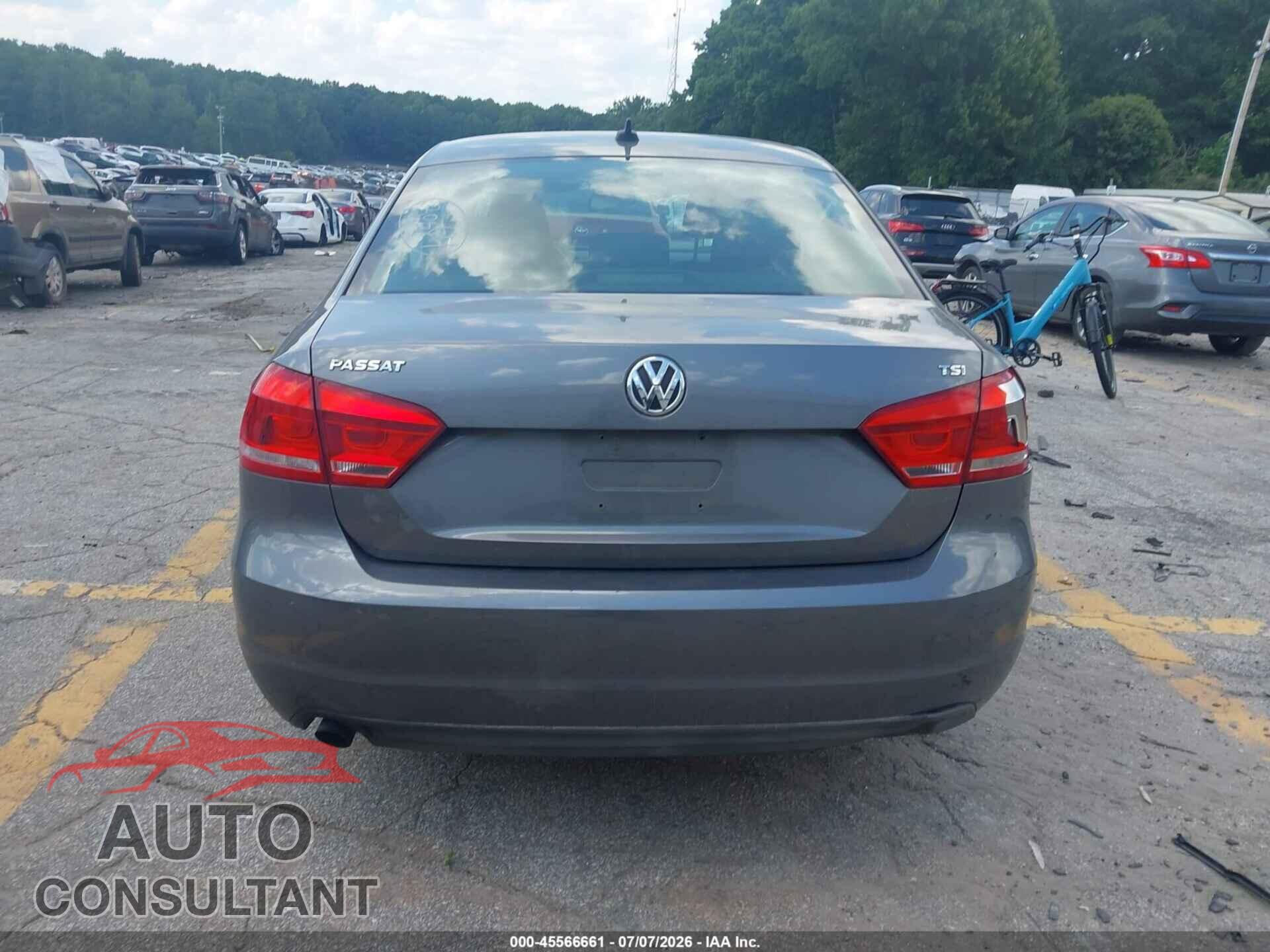 VOLKSWAGEN PASSAT 2015 - 1VWAS7A33FC008565