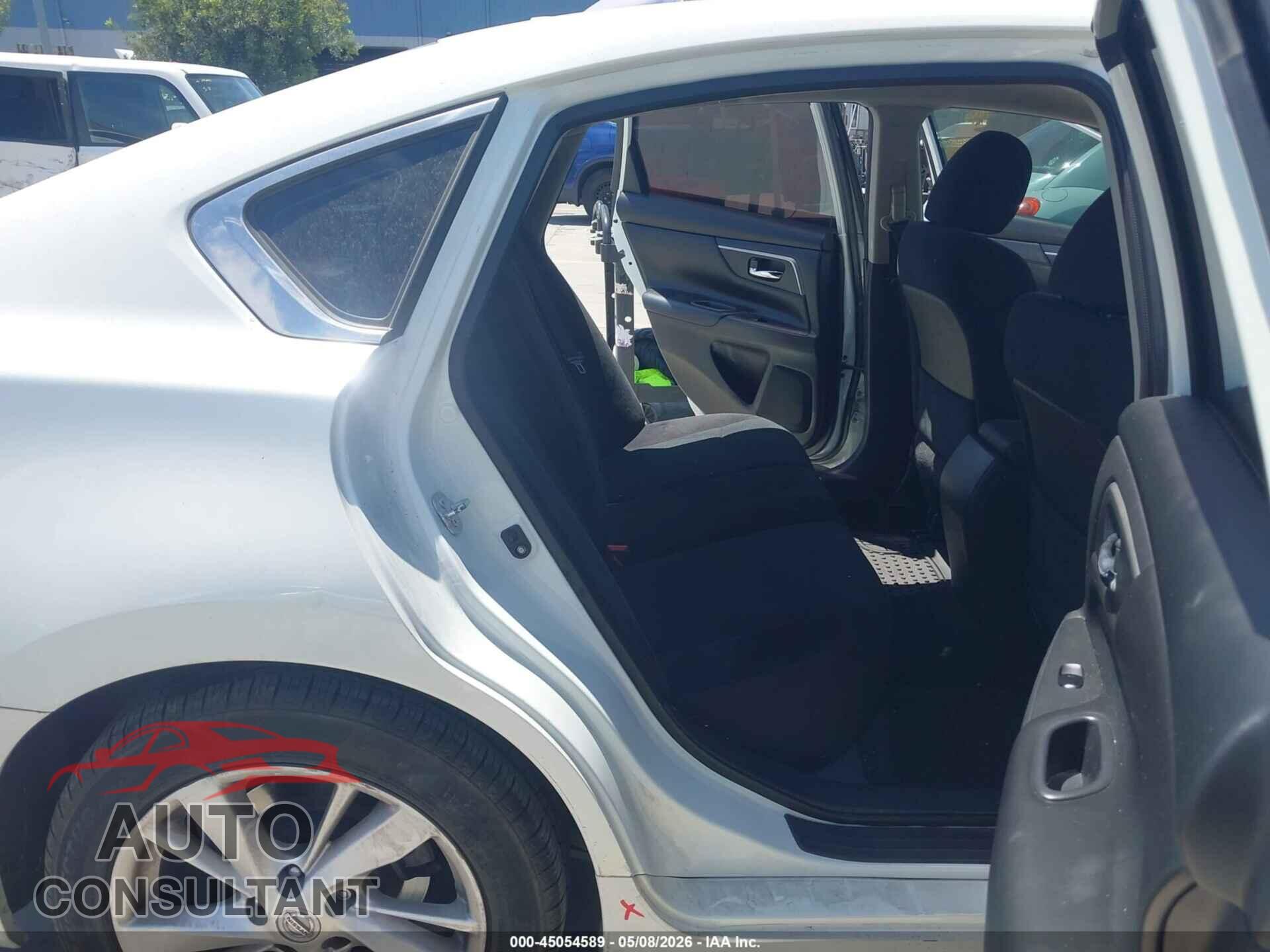 NISSAN ALTIMA 2015 - 1N4AL3AP1FC481009