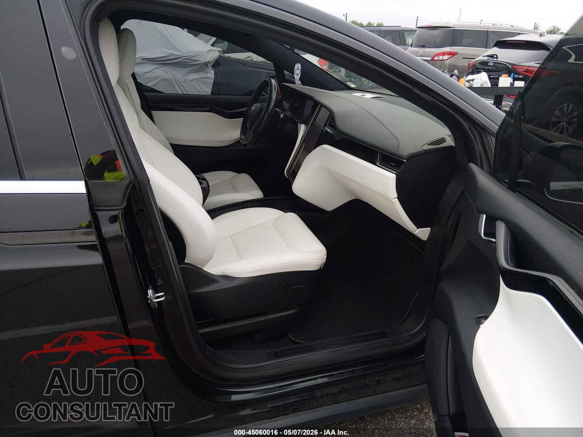 TESLA MODEL X 2020 - 5YJXCBE25LF283030