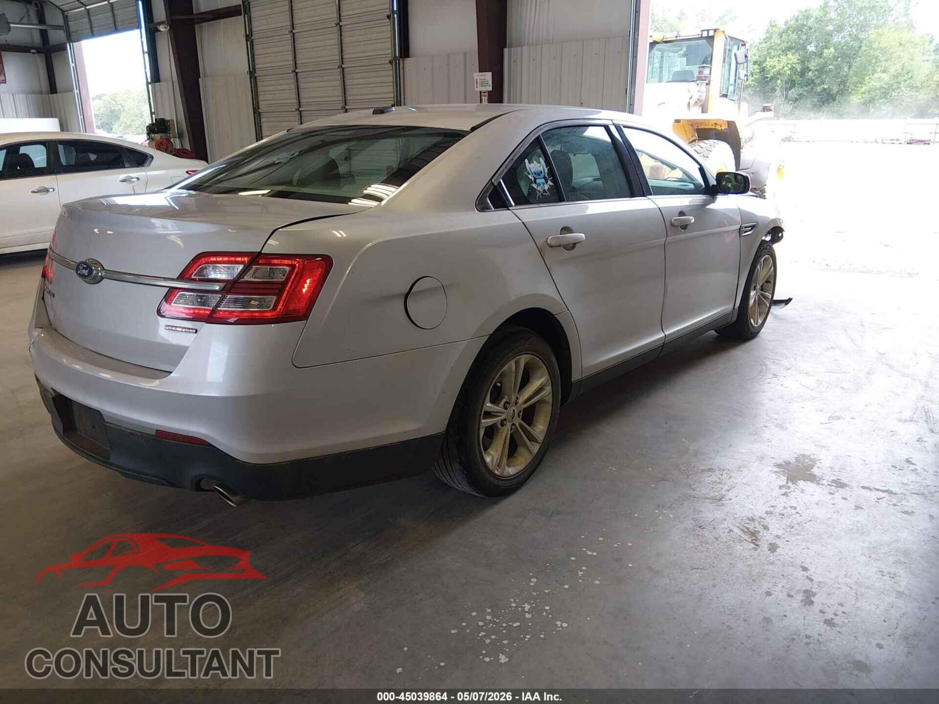 FORD TAURUS 2018 - 1FAHP2D8XJG134281