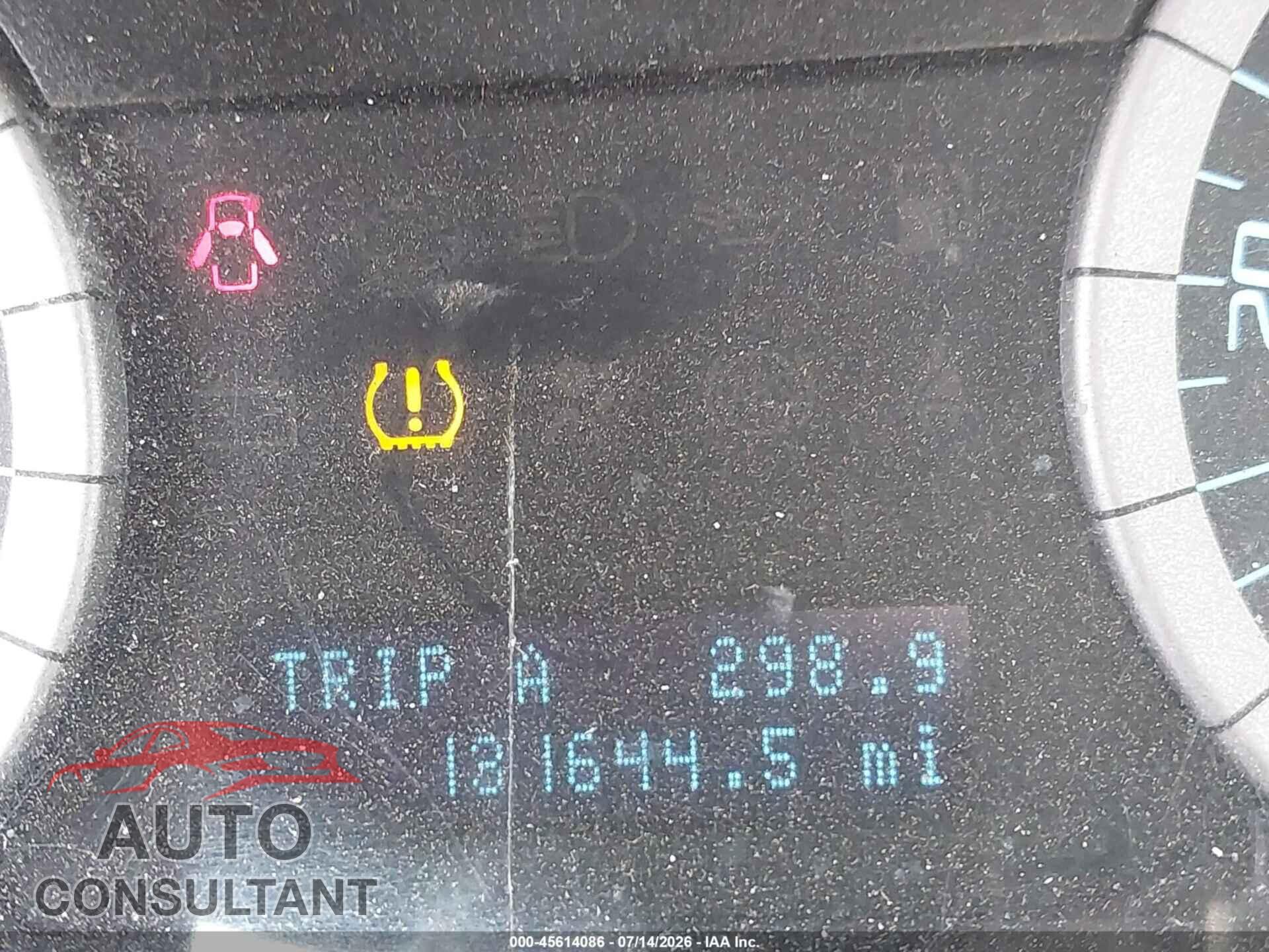 FORD ESCAPE 2010 - 1FMCU9EG2AKC14372