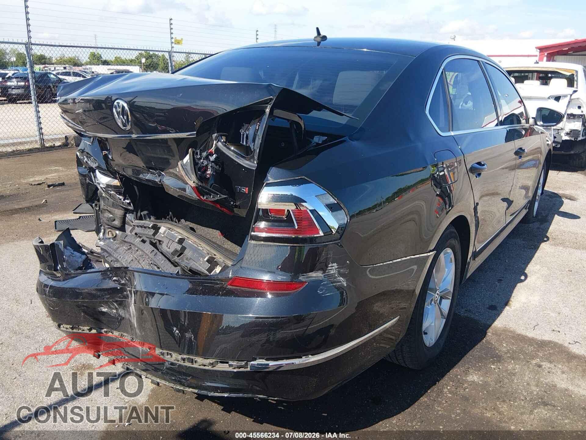 VOLKSWAGEN PASSAT 2017 - 1VWAT7A36HC047585