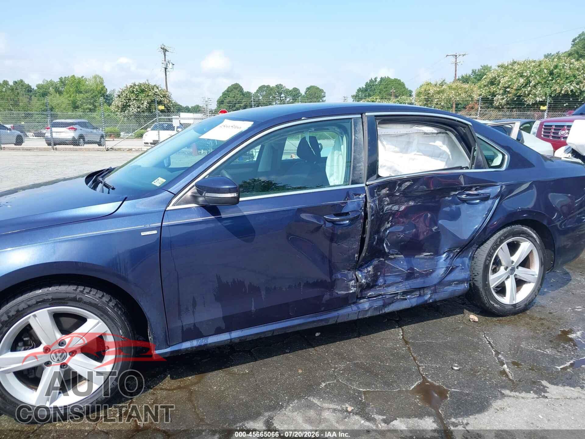 VOLKSWAGEN PASSAT 2014 - 1VWAT7A35EC049372