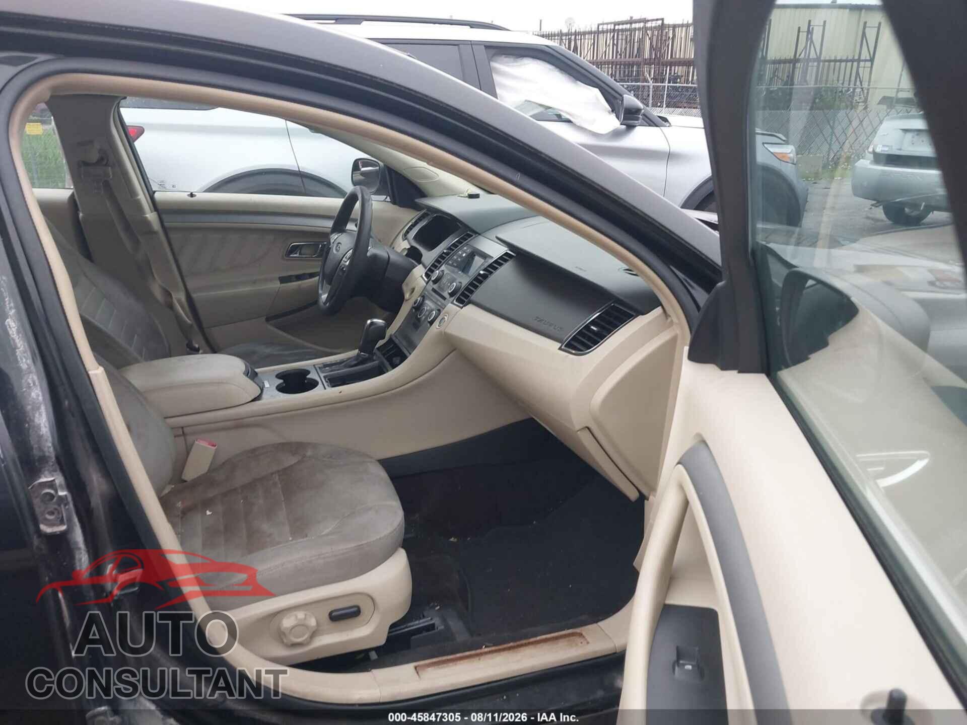 FORD TAURUS 2015 - 1FAHP2D80FG152036