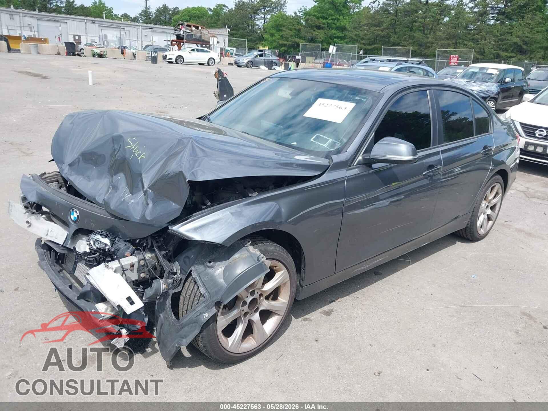 BMW 320I 2014 - WBA3C3C5XEF986913