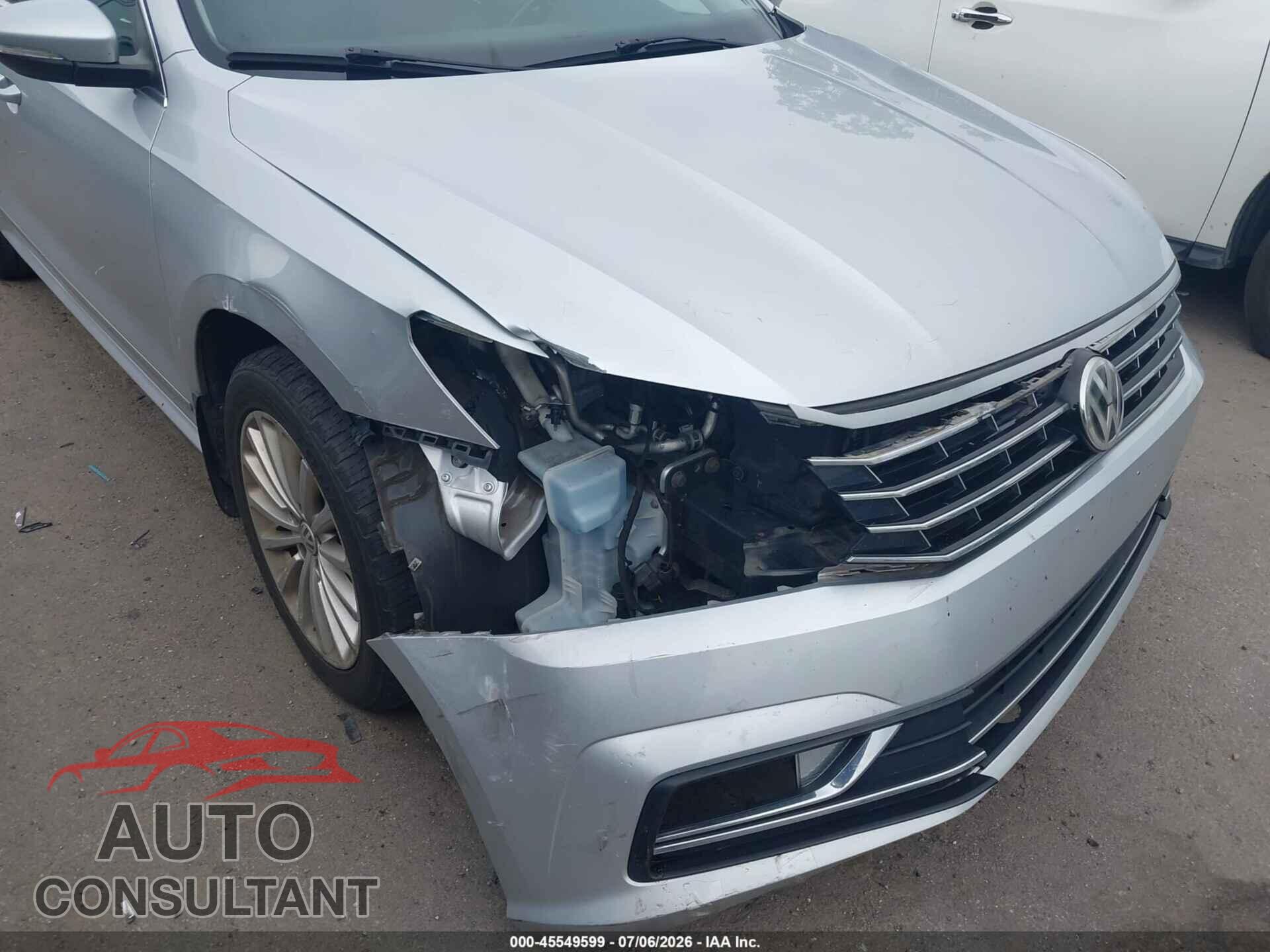 VOLKSWAGEN PASSAT 2017 - 1VWBT7A38HC005147