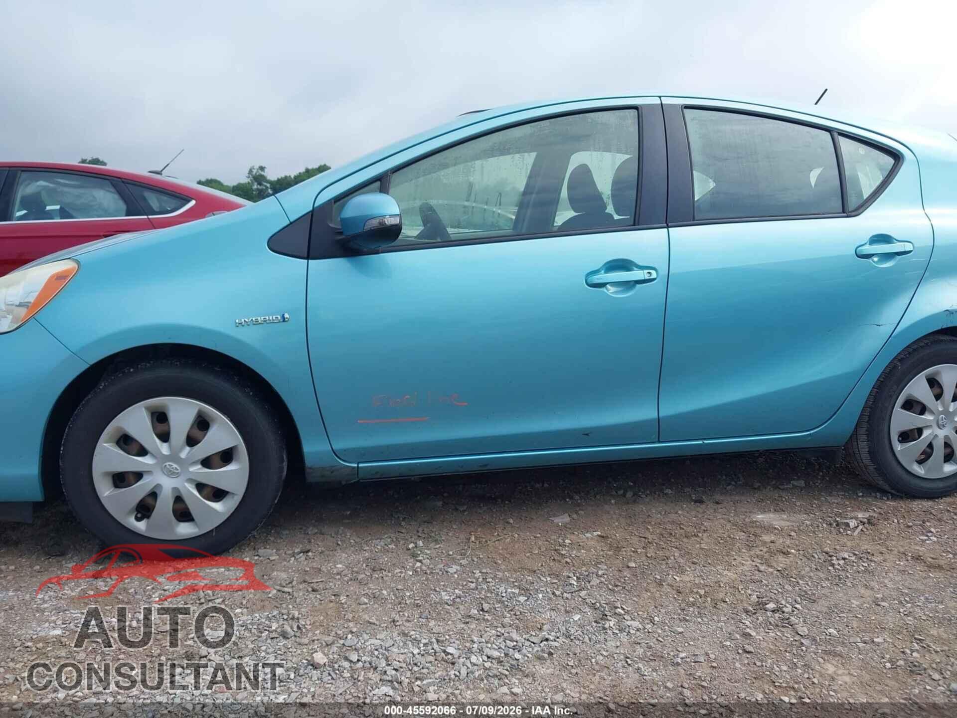 TOYOTA PRIUS C 2013 - JTDKDTB39D1054869