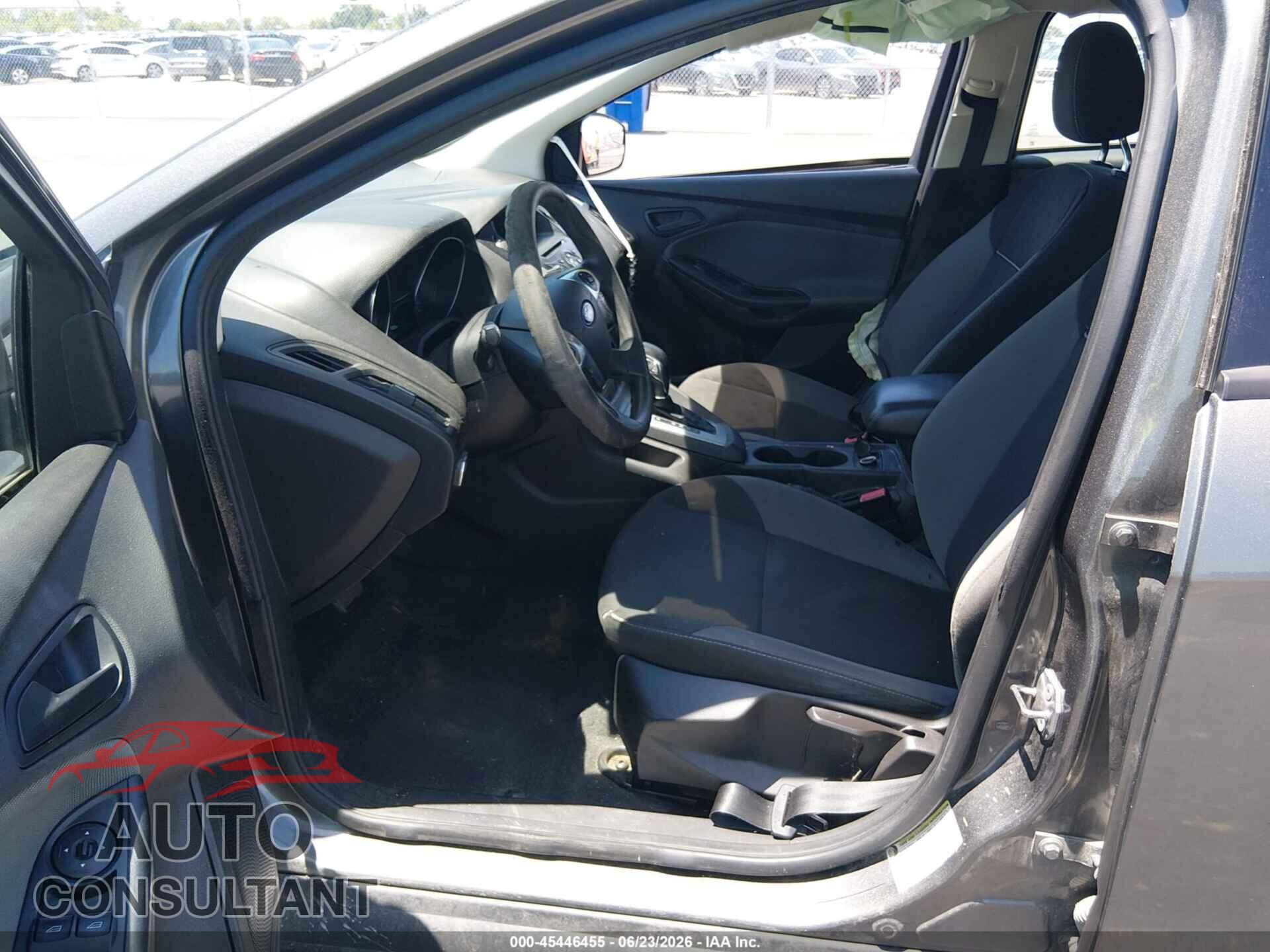 FORD FOCUS 2012 - 1FAHP3K27CL338101