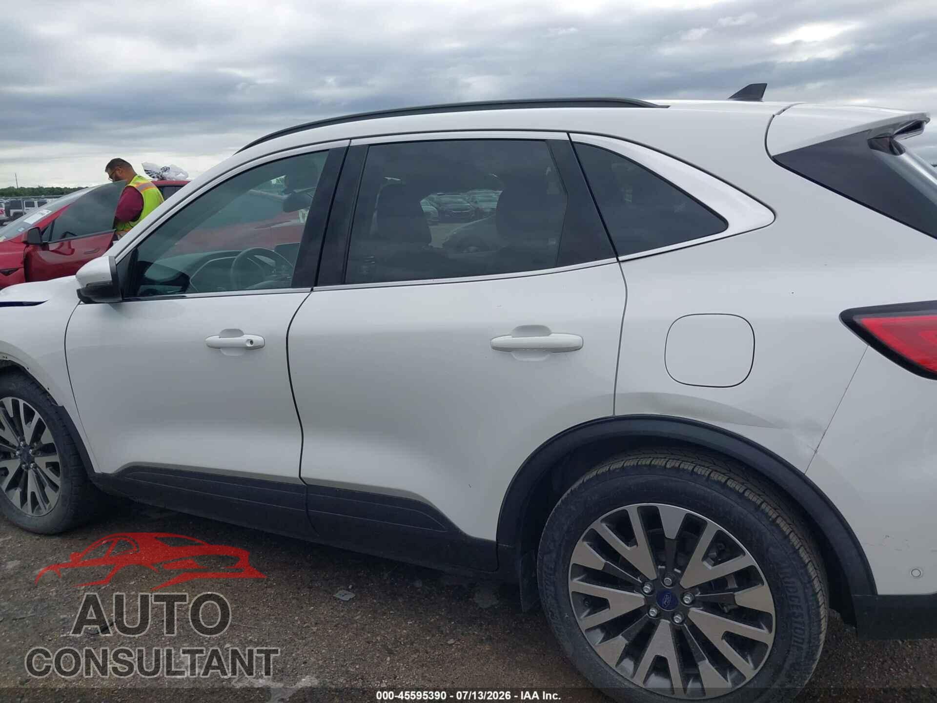 FORD ESCAPE 2020 - 1FMCU0DZ5LUA74937