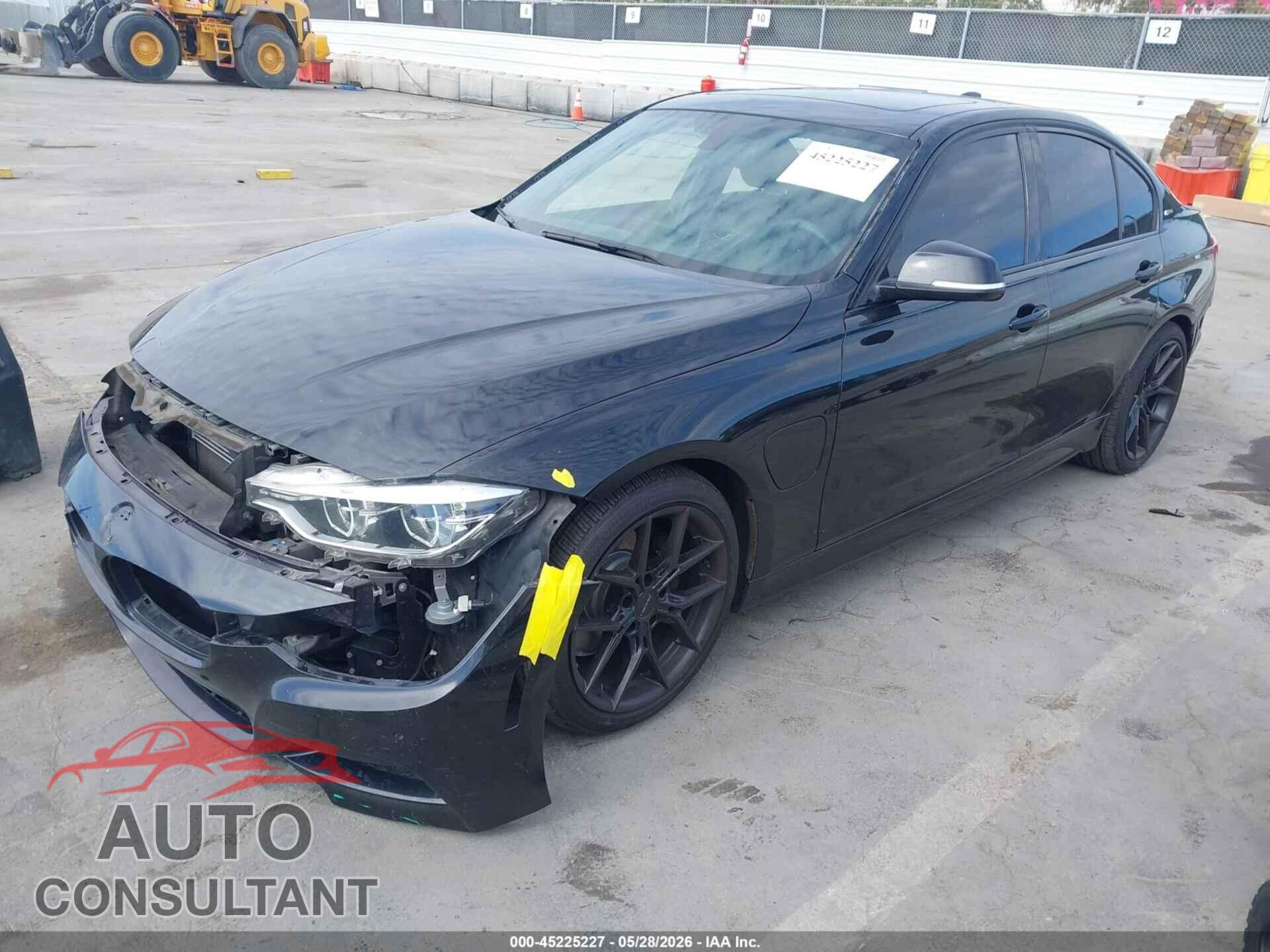 BMW 330E 2017 - WBA8E1C55HK480048