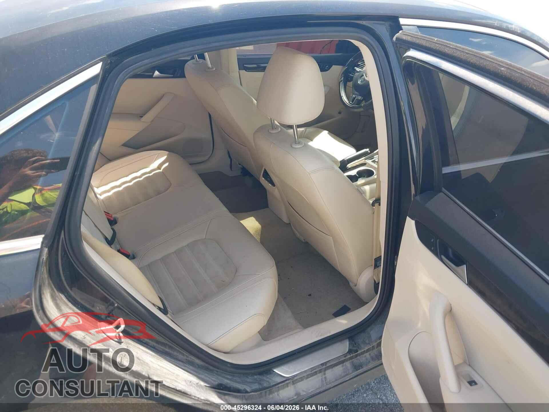 VOLKSWAGEN PASSAT 2015 - 1VWCV7A30FC094112