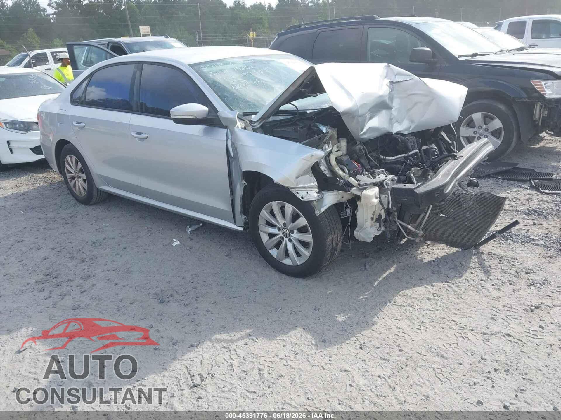 VOLKSWAGEN PASSAT 2013 - 1VWAP7A35DC093889