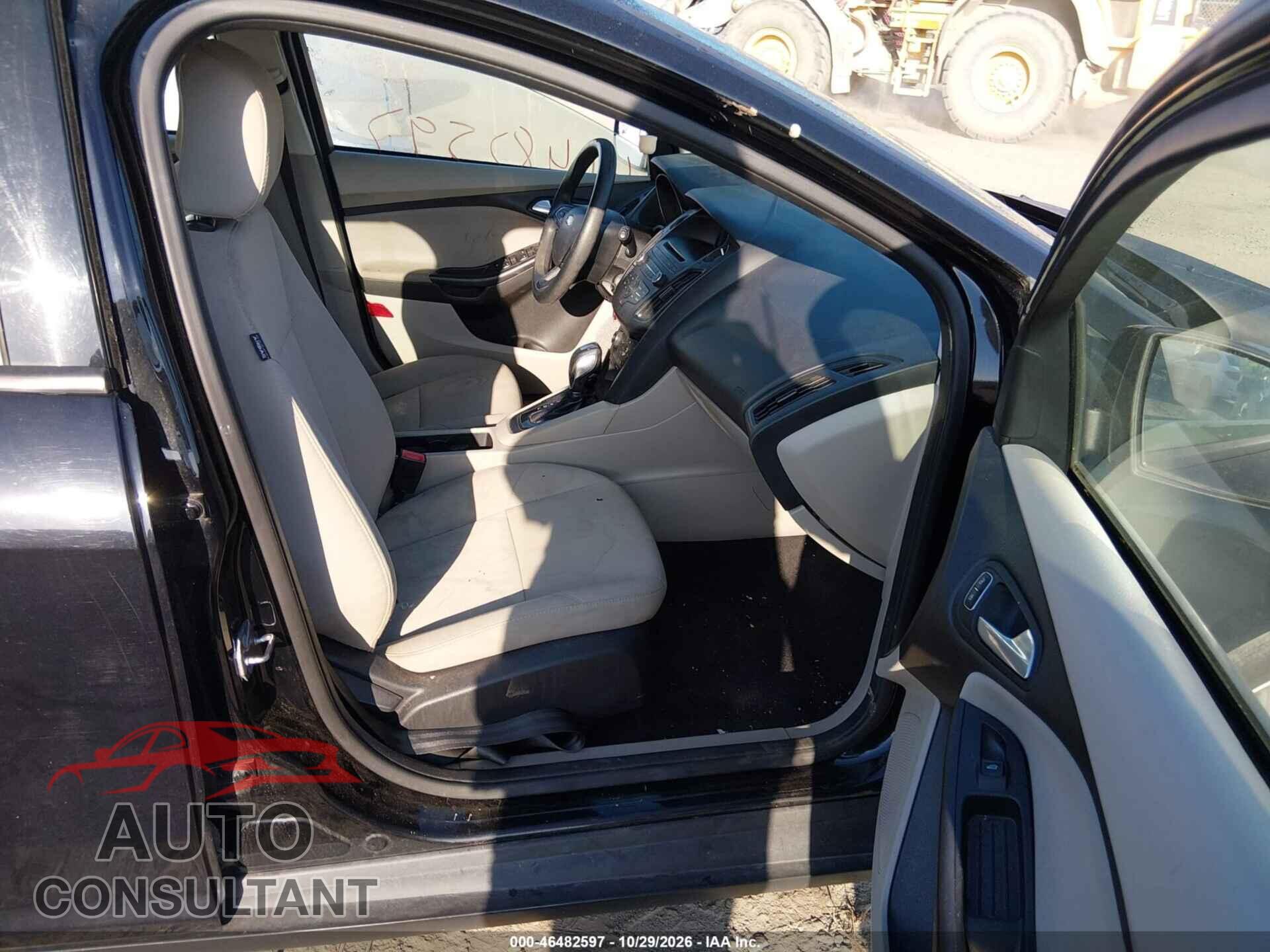 FORD FOCUS 2016 - 1FADP3K25GL364068
