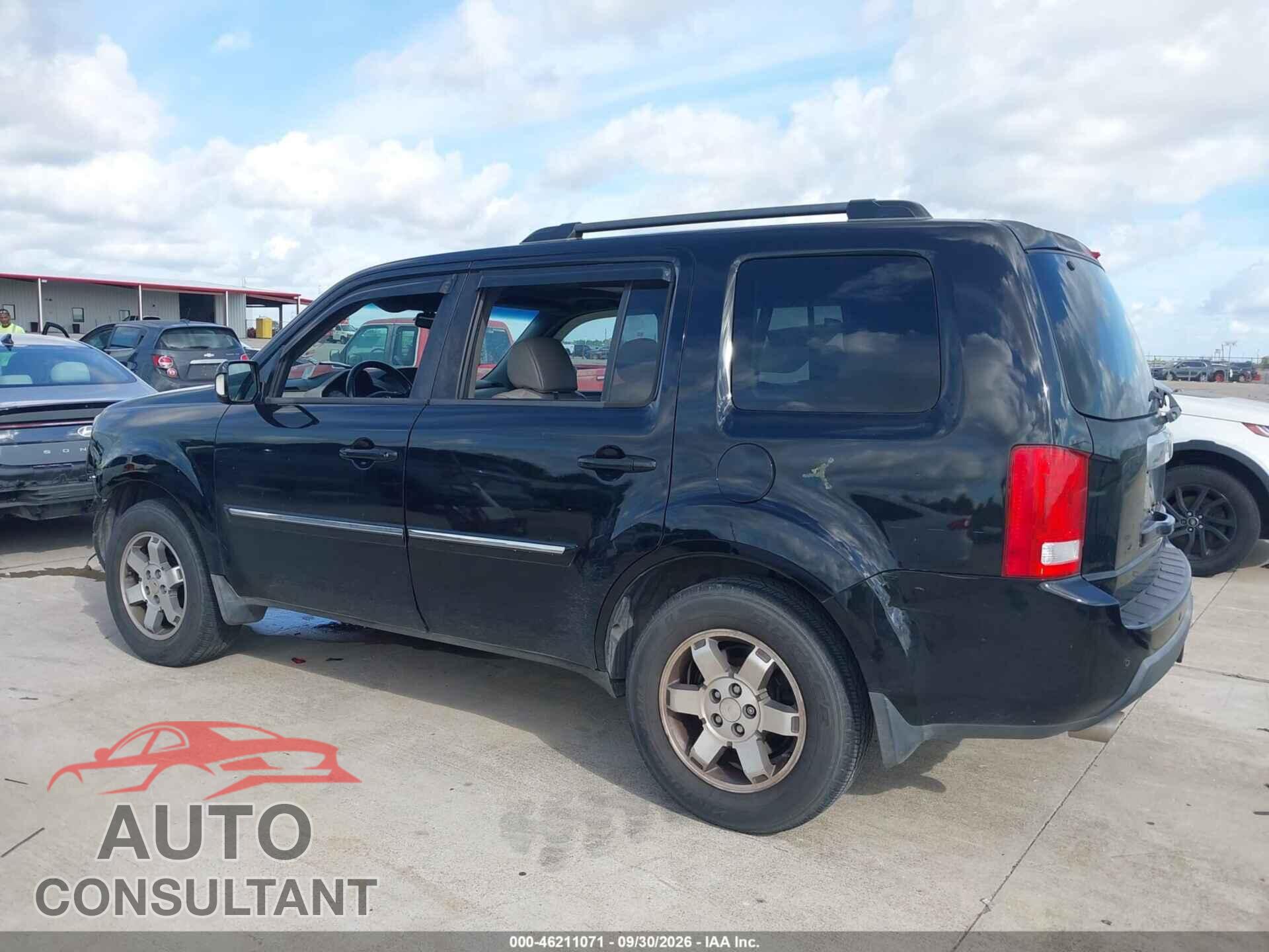 HONDA PILOT 2011 - 5FNYF3H94BB044562