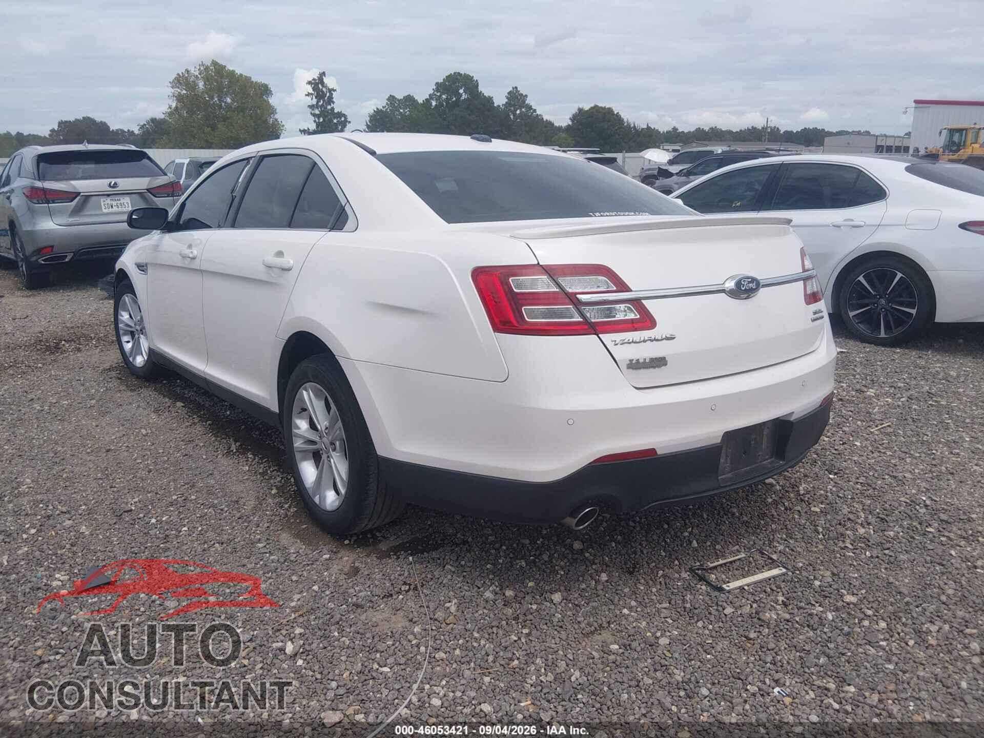 FORD TAURUS 2018 - 1FAHP2E85JG130976
