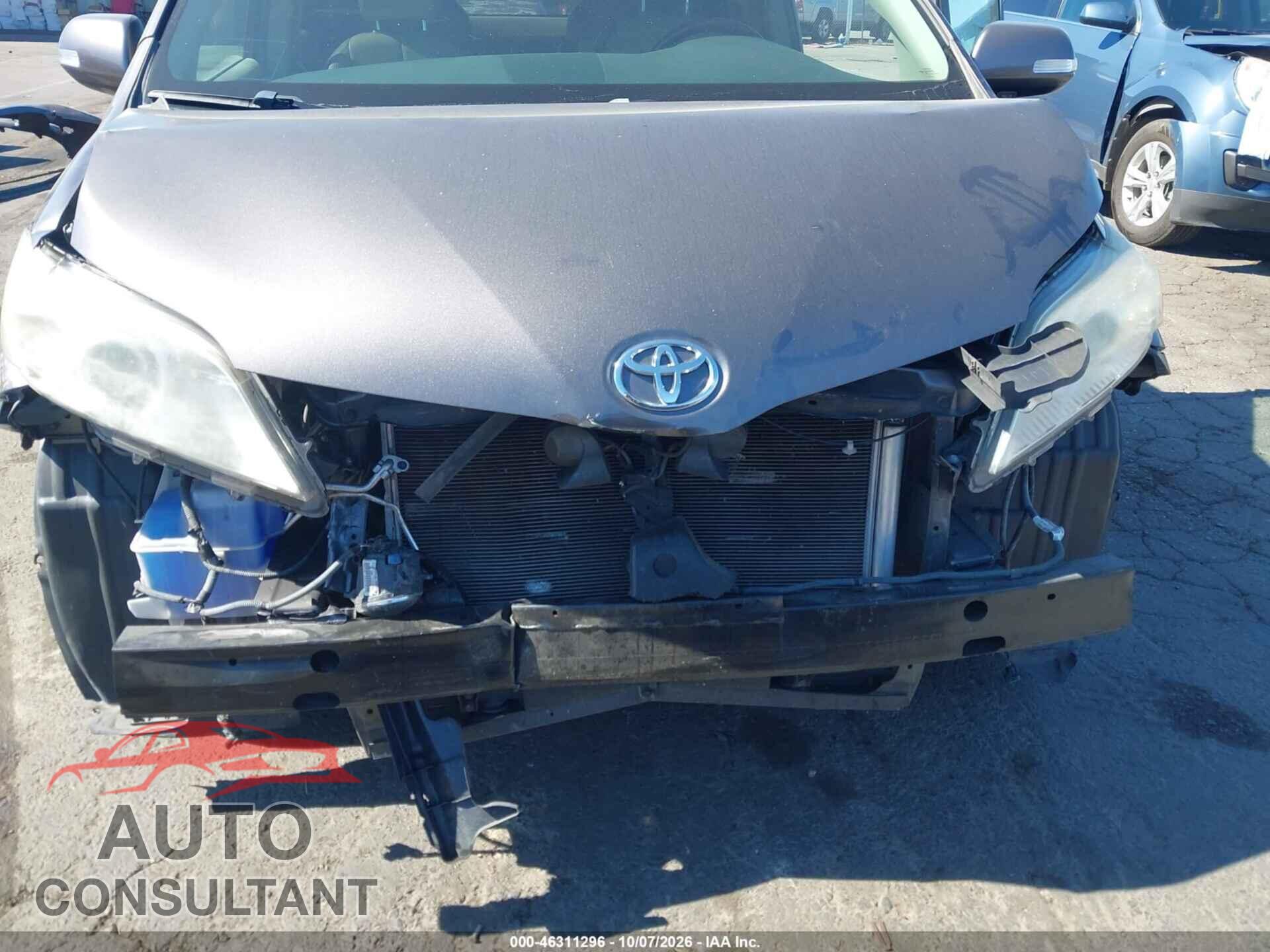 TOYOTA SIENNA 2013 - 5TDDK3DC8DS059978