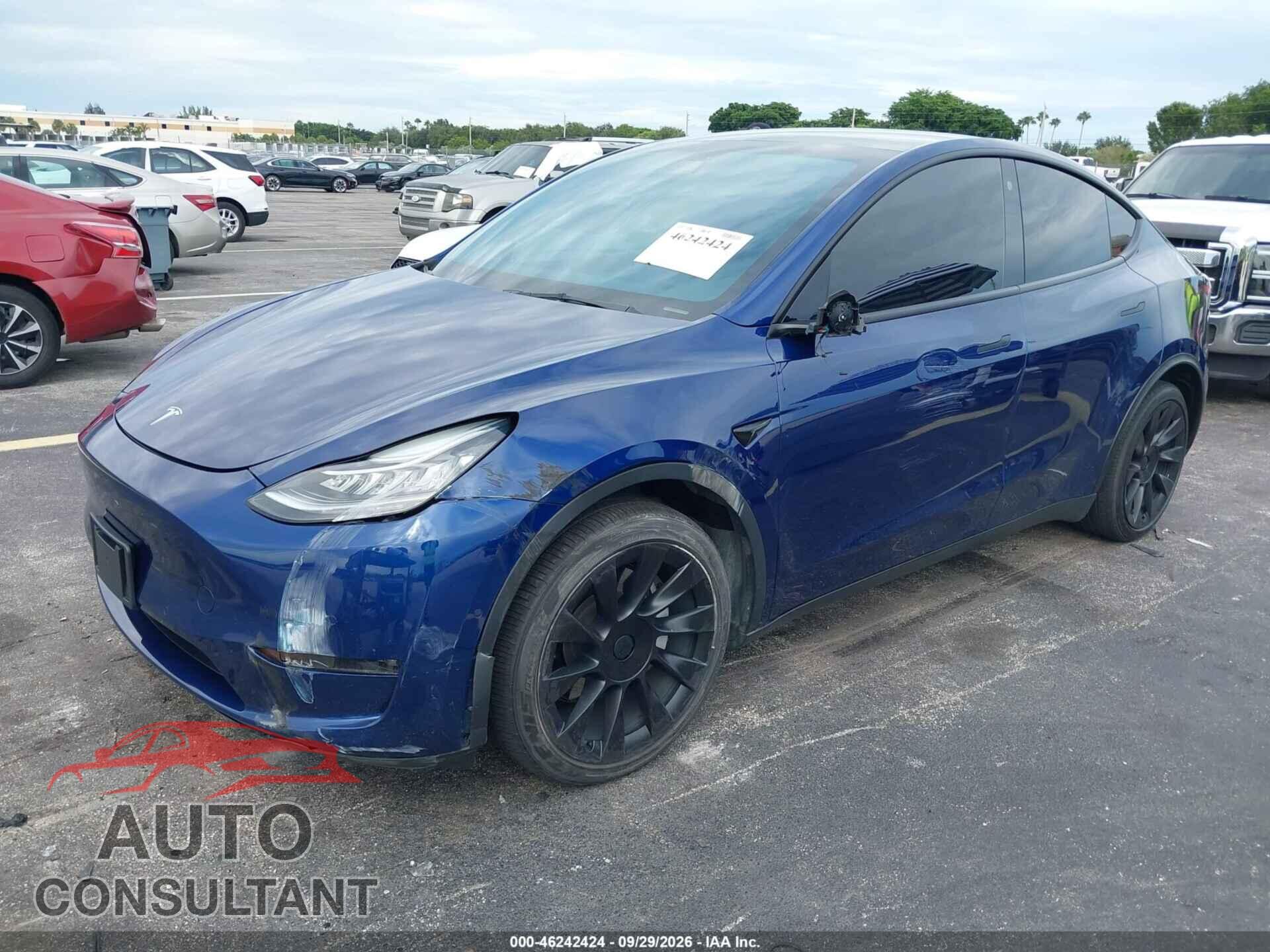 TESLA MODEL Y 2021 - 5YJYGDEEXMF266093