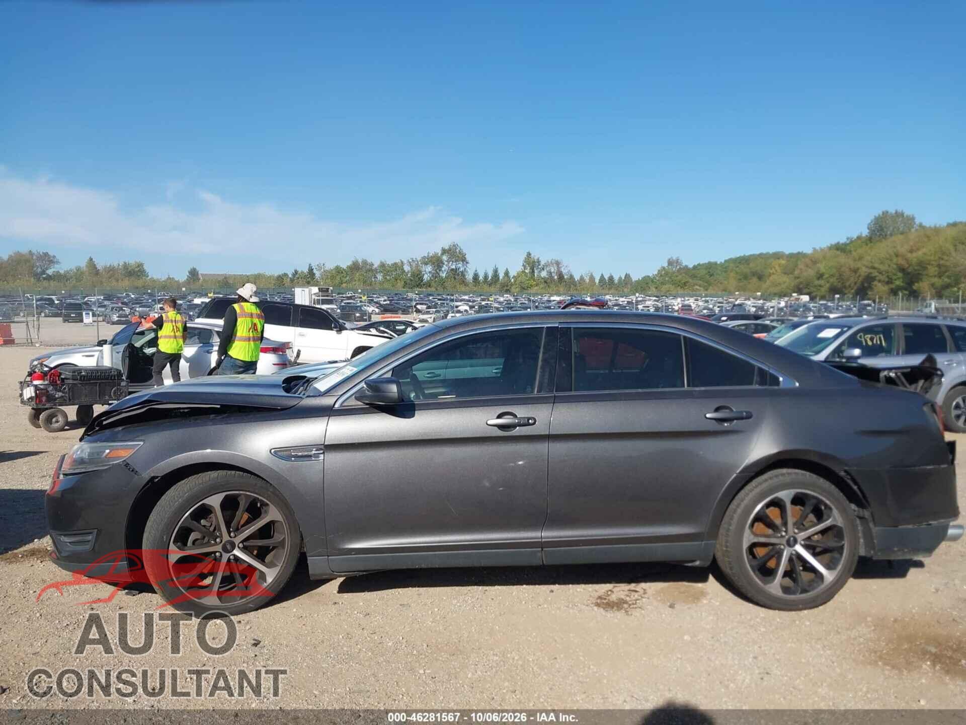 FORD TAURUS 2015 - 1FAHP2E83FG111902