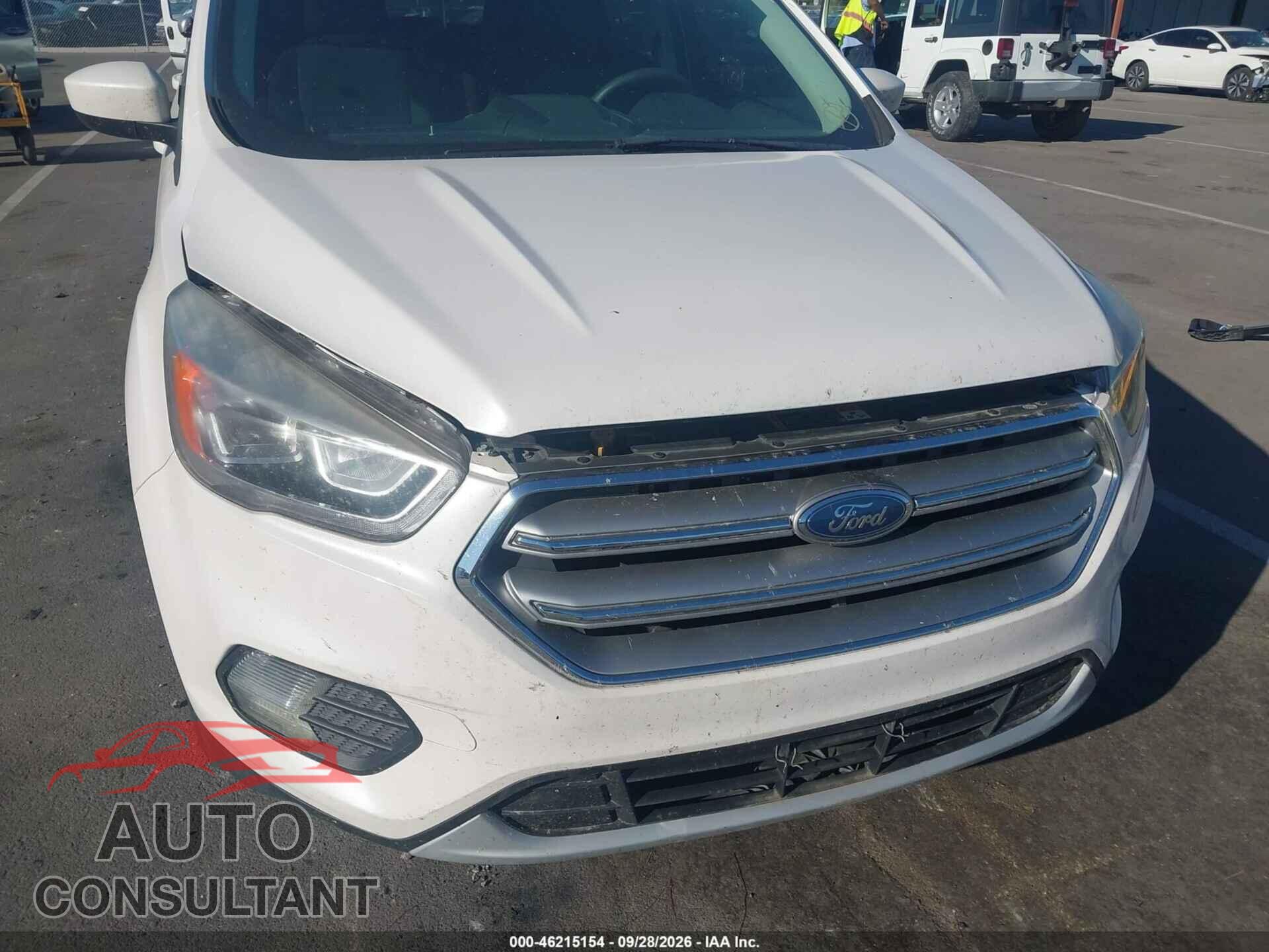FORD ESCAPE 2017 - 1FMCU9GD3HUC79295