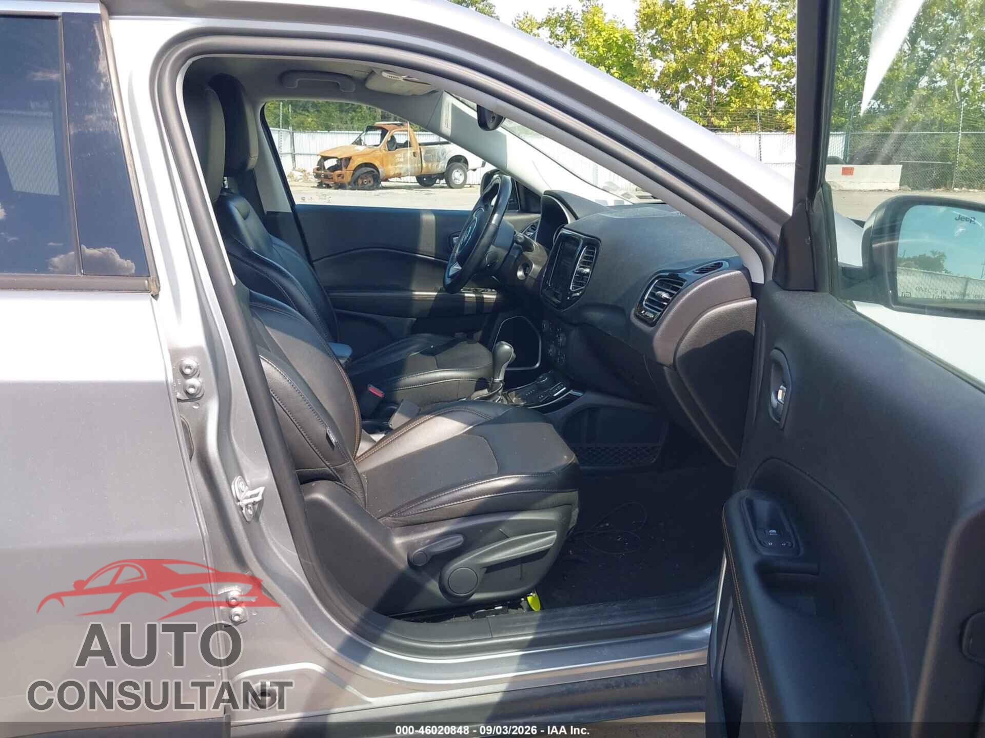 JEEP COMPASS 2018 - 3C4NJDCB2JT442497