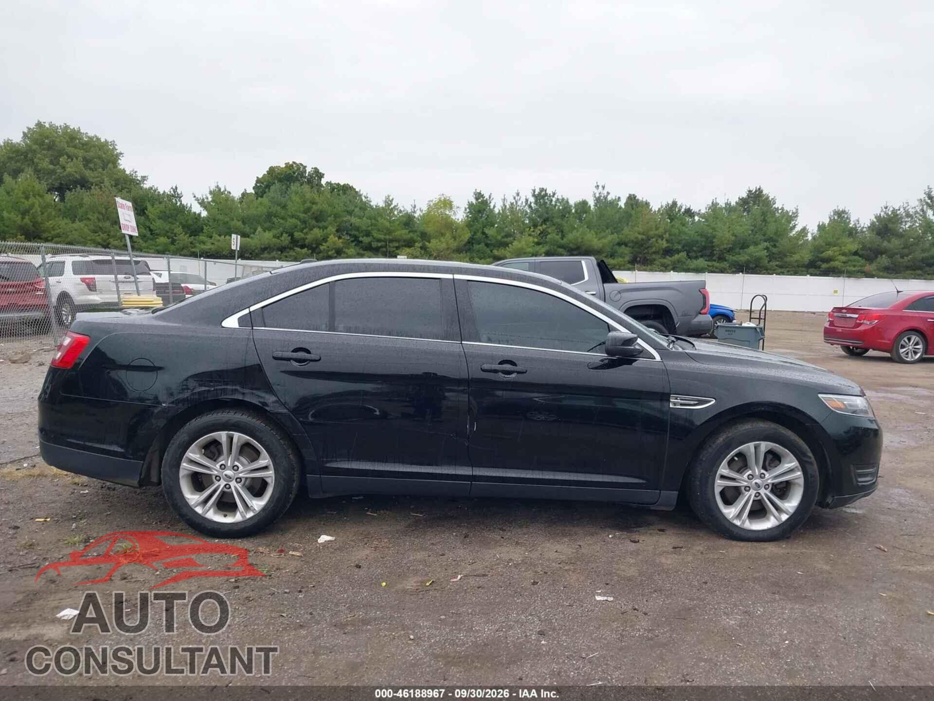 FORD TAURUS 2018 - 1FAHP2H80JG113370