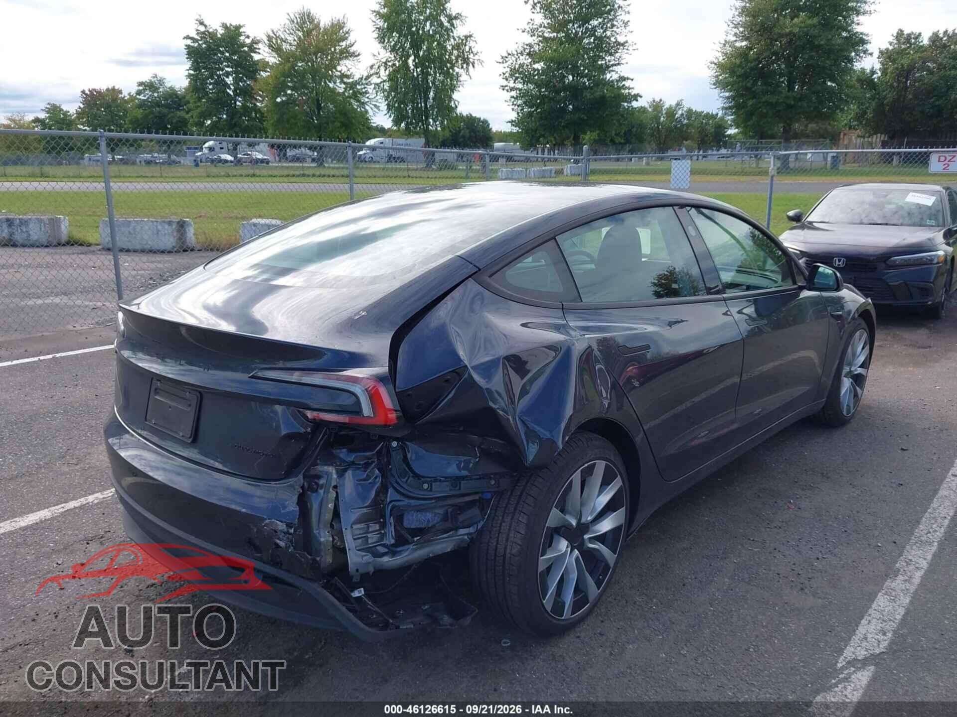 TESLA MODEL 3 2026 - 5YJ3E1EB3TF123652