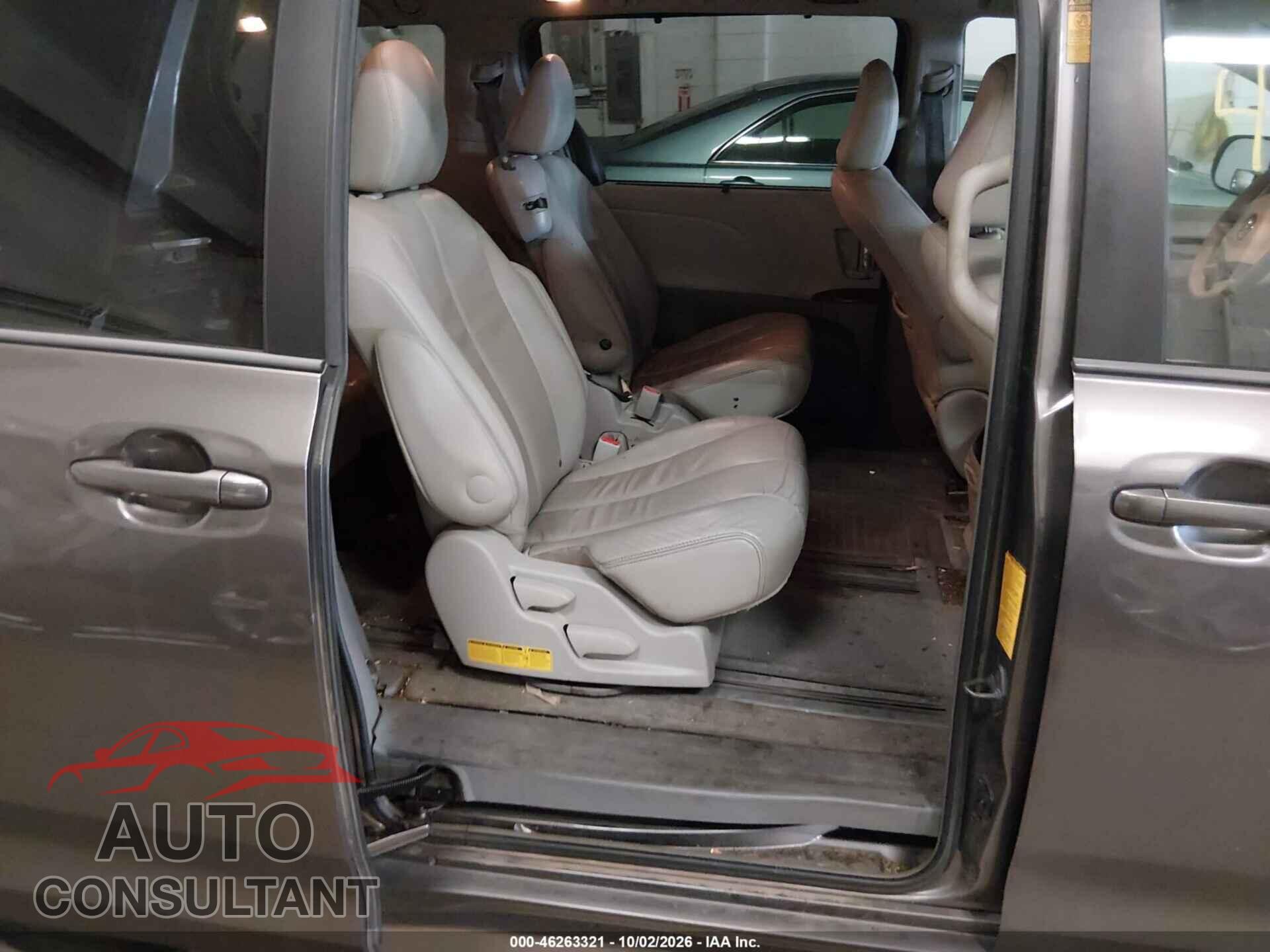 TOYOTA SIENNA 2013 - 5TDYK3DC7DS343314