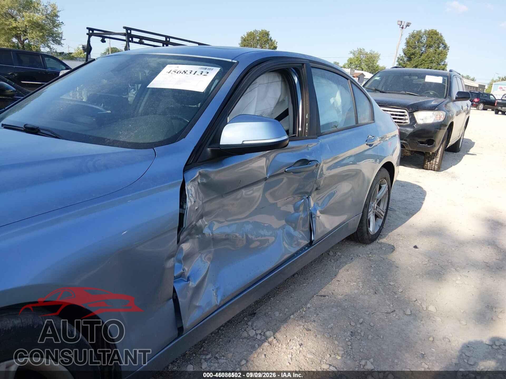 BMW 328I 2013 - WBA3B5G51DNS02700