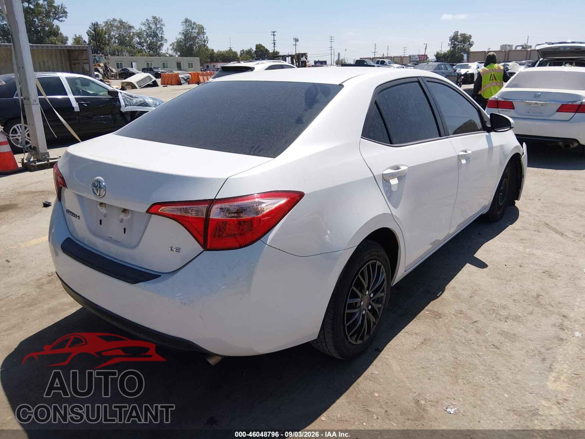 TOYOTA COROLLA 2018 - 5YFBURHE9JP742826