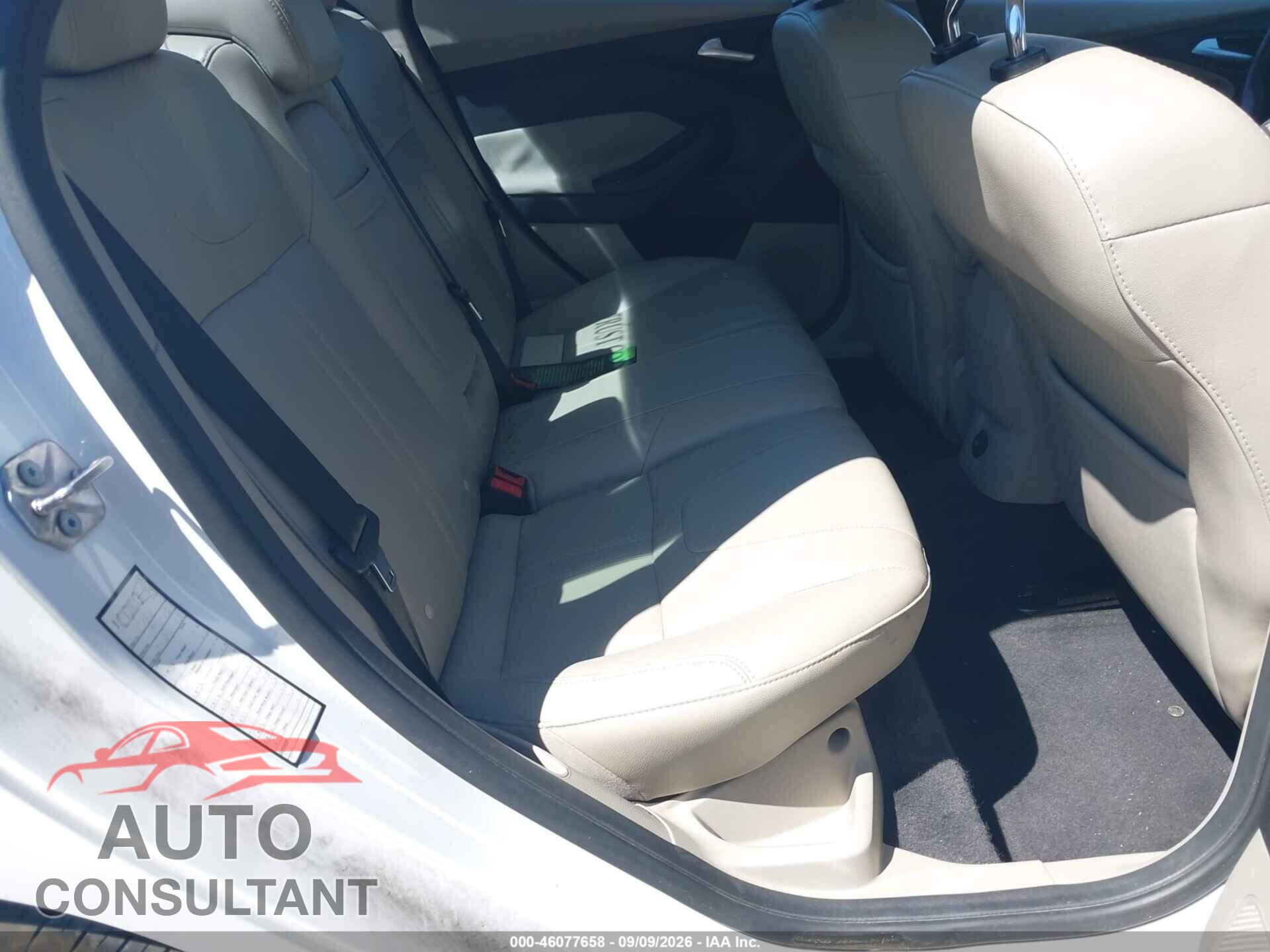 FORD FOCUS 2012 - 1FAHP3H27CL339028