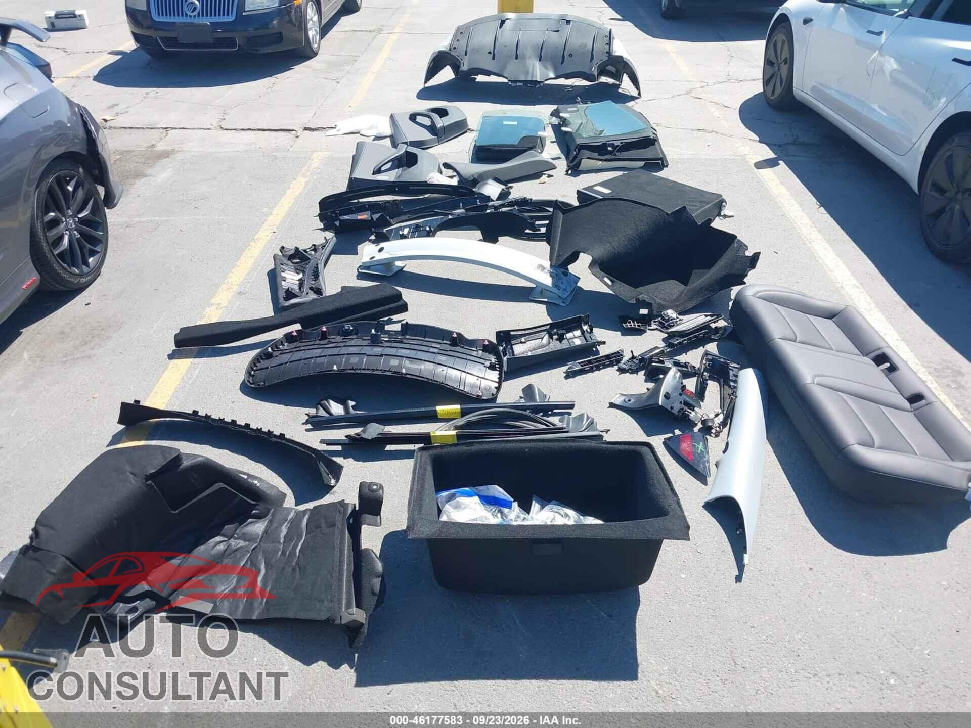 TESLA MODEL 3 2025 - 5YJ3E1EA2SF961225