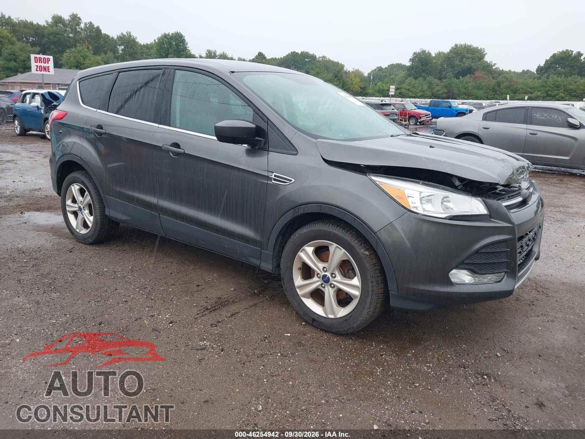 FORD ESCAPE 2015 - 1FMCU0GX4FUC54831