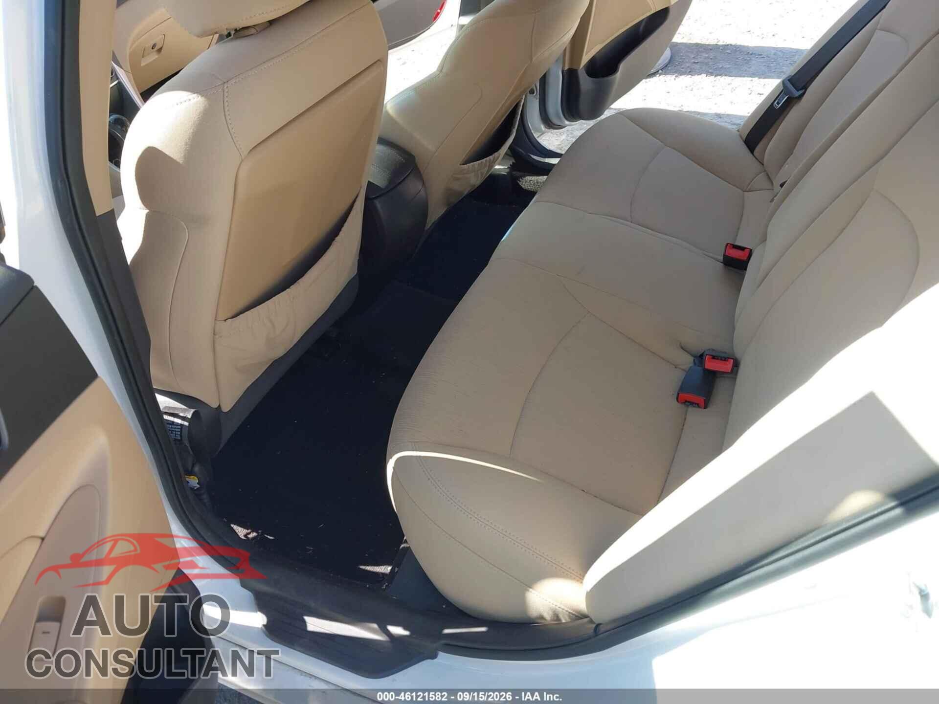 HYUNDAI SONATA 2011 - 5NPEB4AC0BH130477