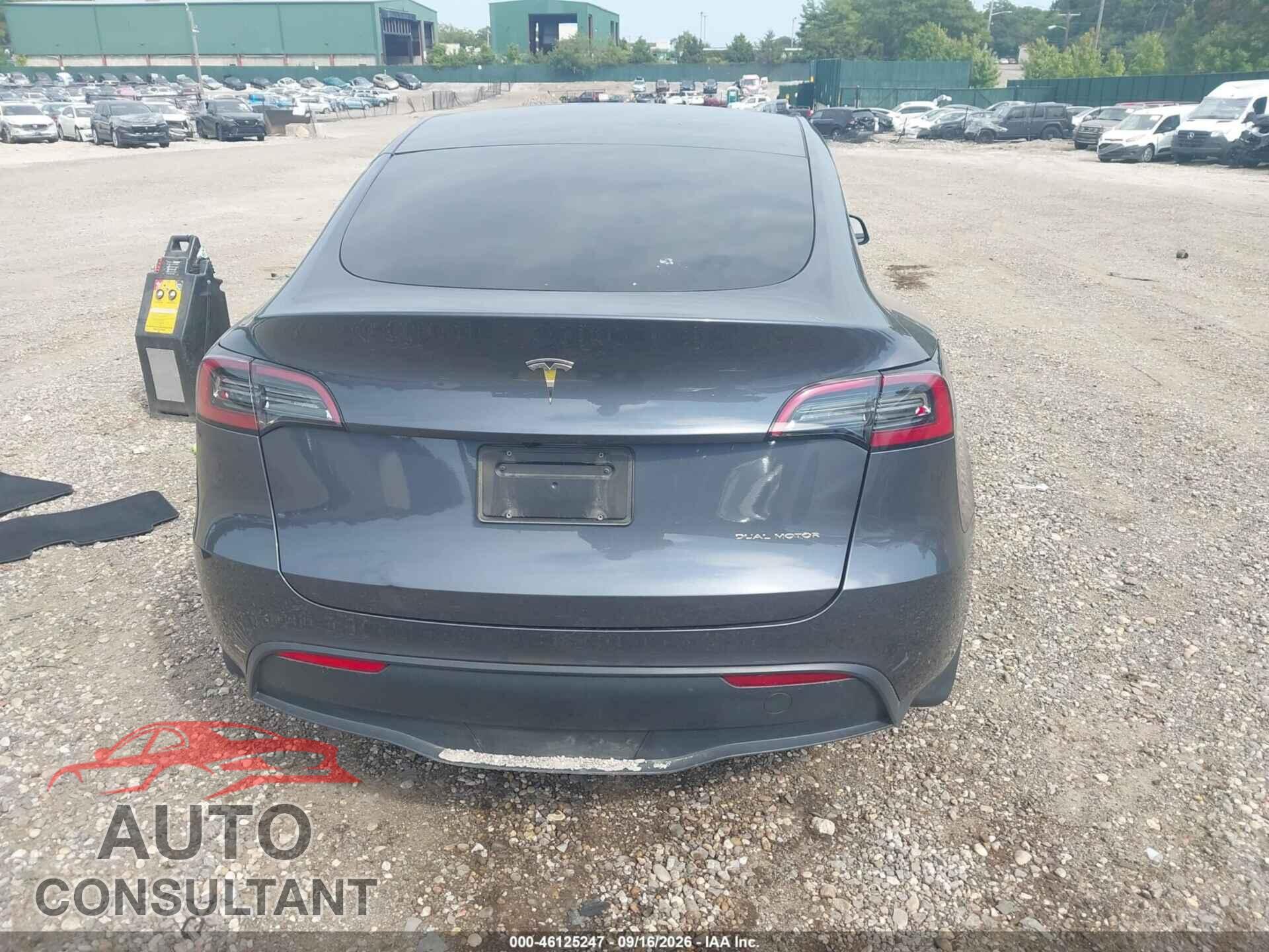 TESLA MODEL Y 2023 - 7SAYGAEE0PF932240
