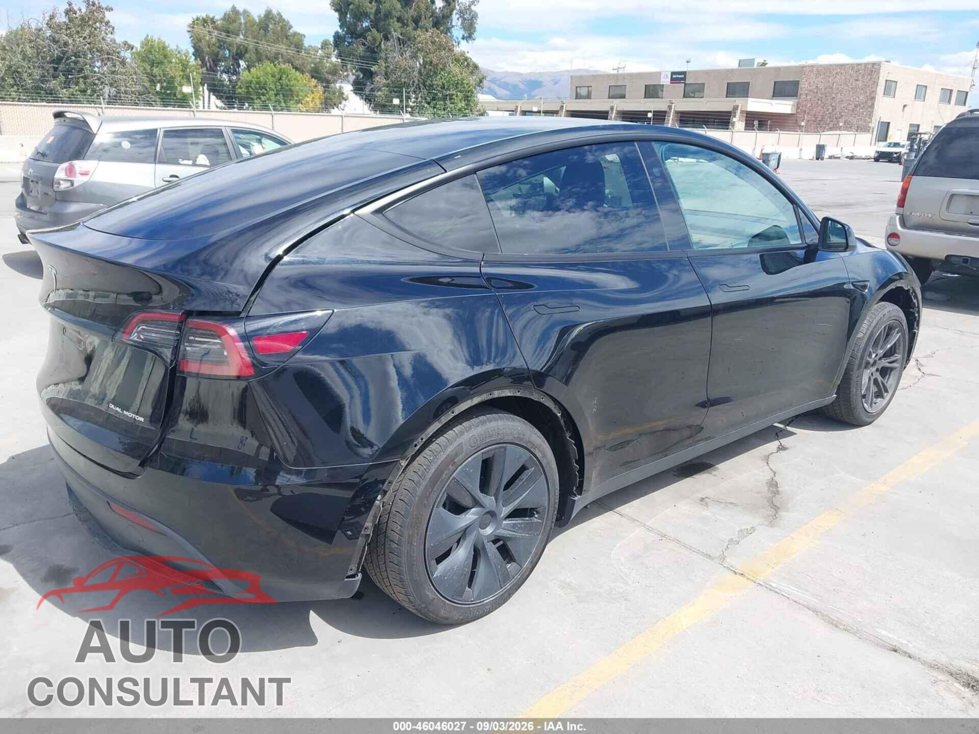 TESLA MODEL Y 2025 - 7SAYGDEE2SF232374