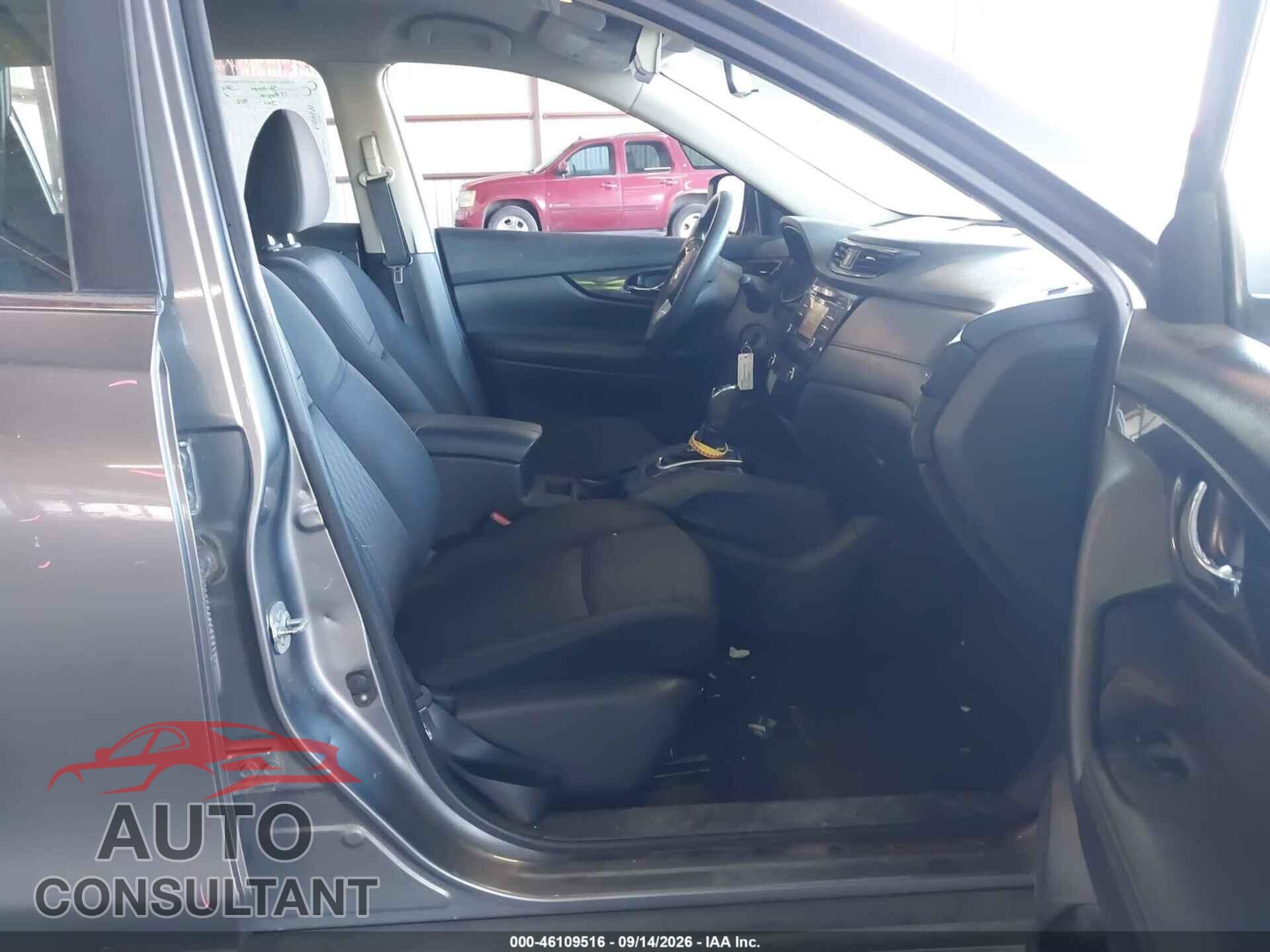 NISSAN ROGUE 2017 - KNMAT2MT3HP570024