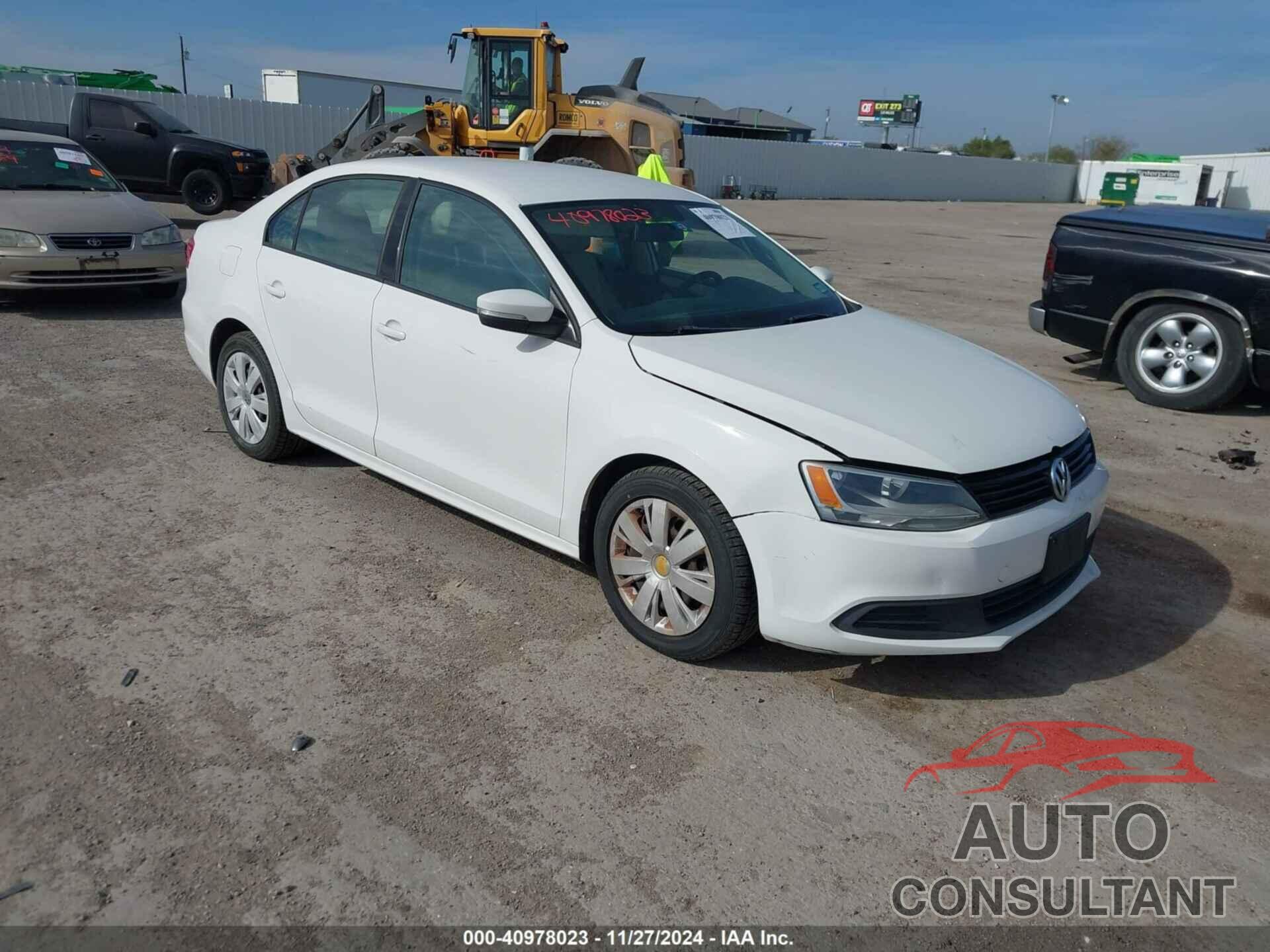 VOLKSWAGEN JETTA 2011 - 3VWDX7AJ3BM388075
