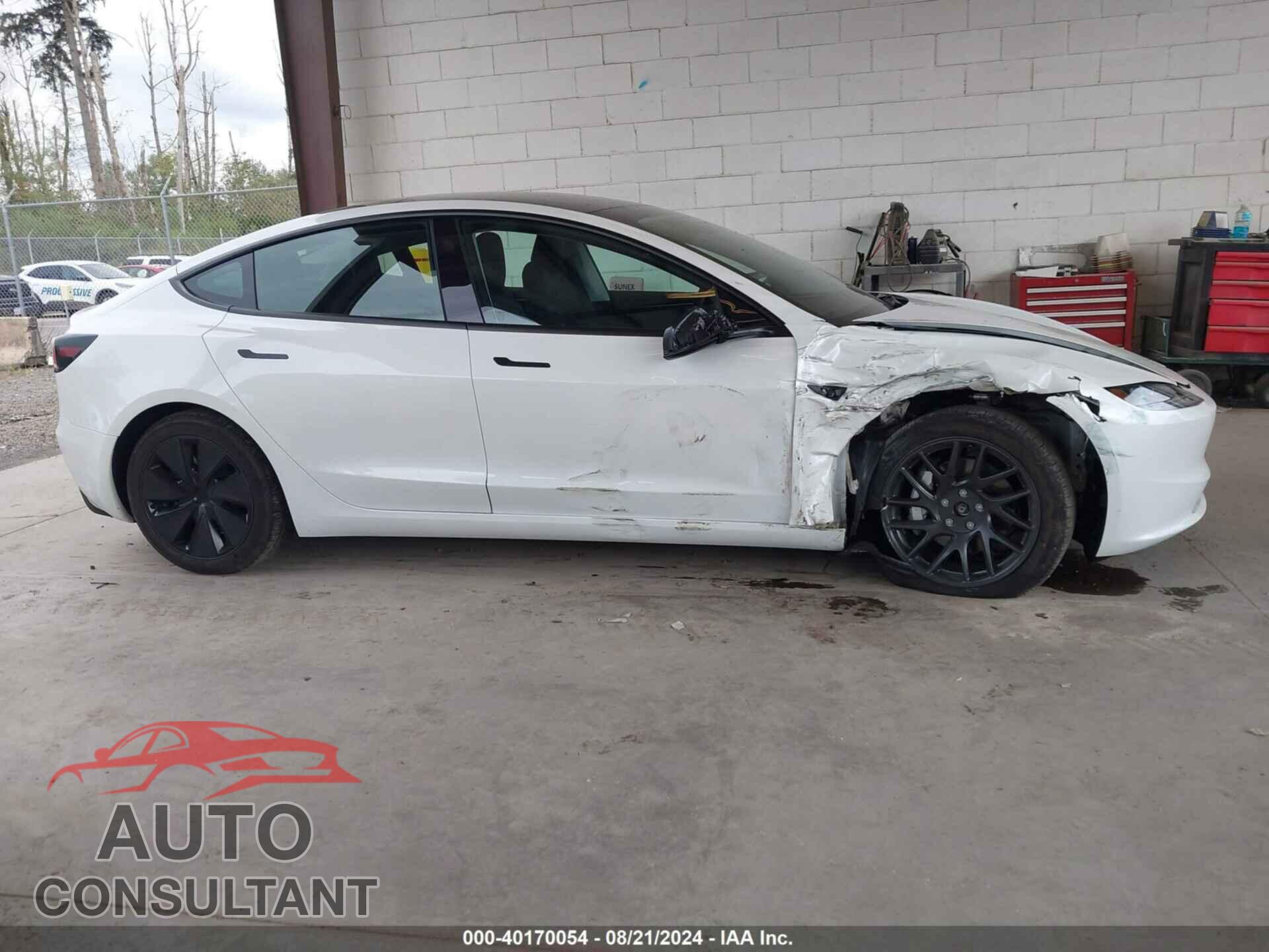 TESLA MODEL 3 2024 - 5YJ3E1EB5RF738910
