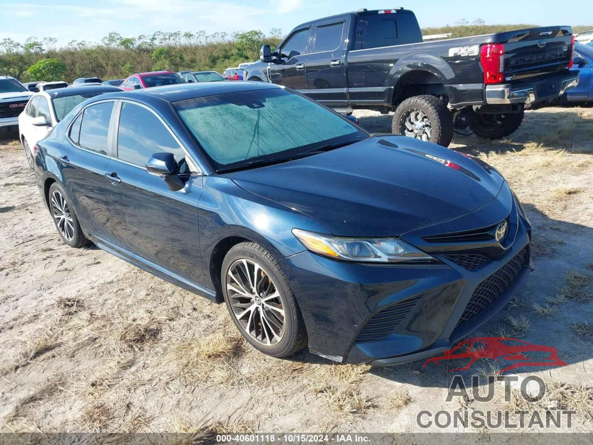TOYOTA CAMRY 2018 - 4T1B11HK6JU640172