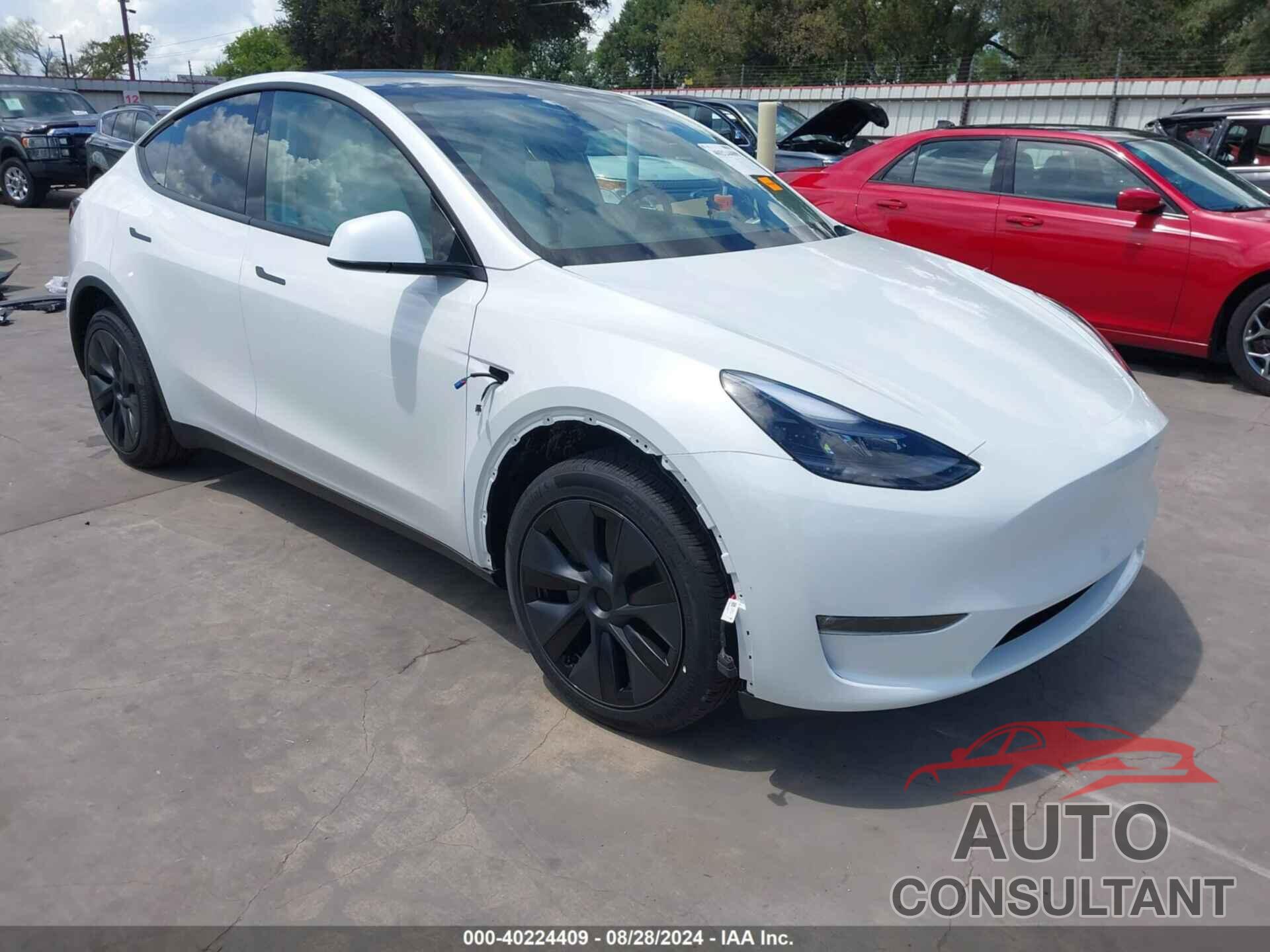 TESLA MODEL Y 2024 - 7SAYGAEE1RF120643